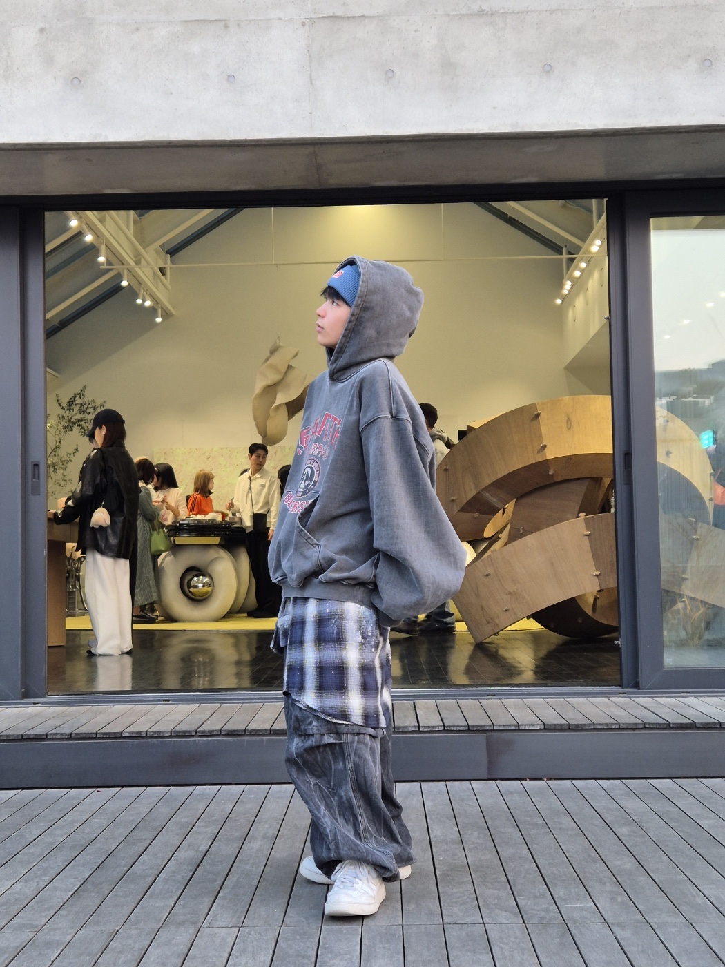 Ourpas 075 Ivy League Hoodie Washed Gray, Nike Air Force 1 '07 Low White 착용 스타일