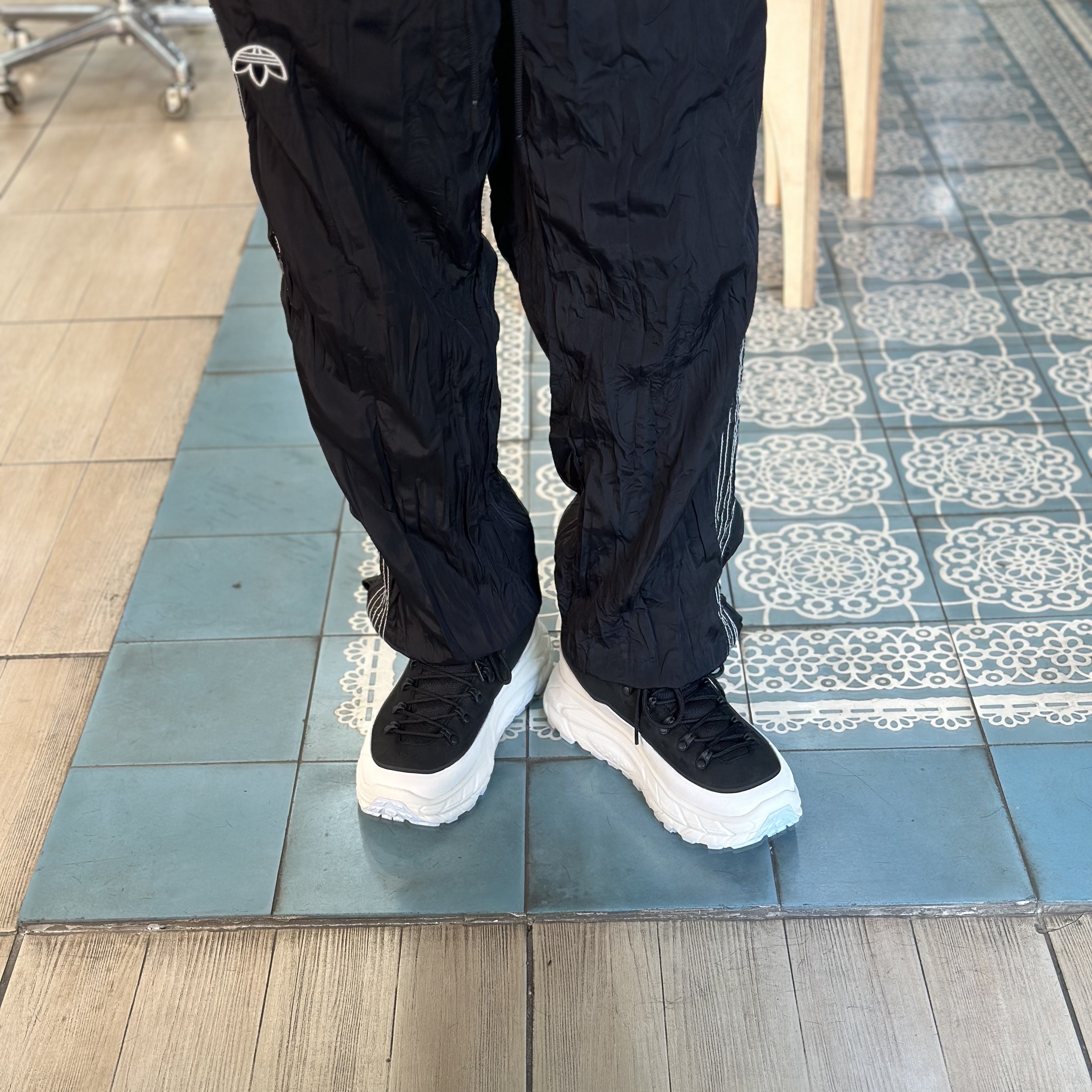 Hoka x Hidden Characters Tor Summit 2 Snow White Black 착용 스타일