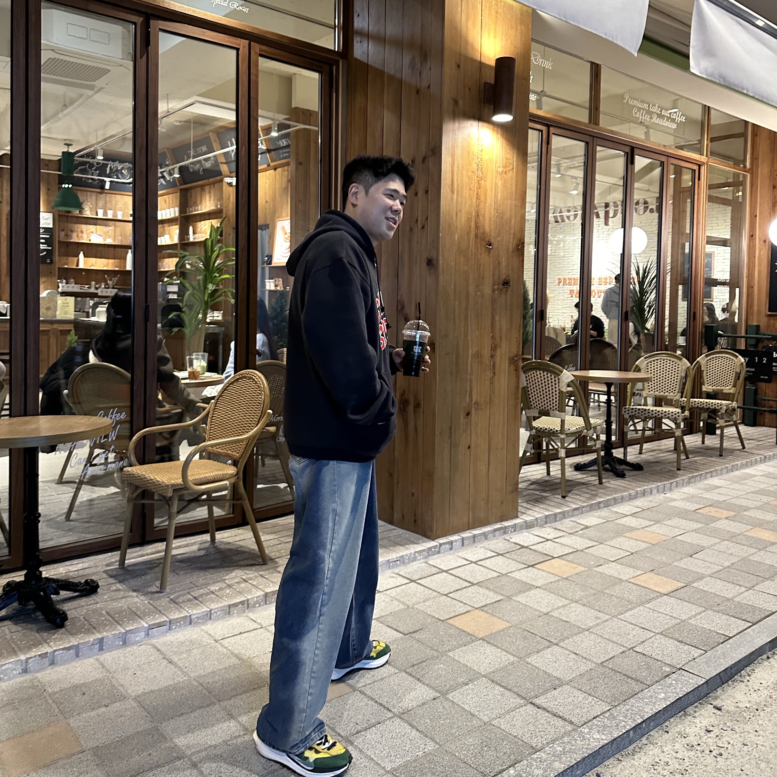 Nike x Sacai VaporWaffle Tour Yellow & Gorge Green Sail, Stussy Sport Zip Hoodie Washed Black 착용 스타일