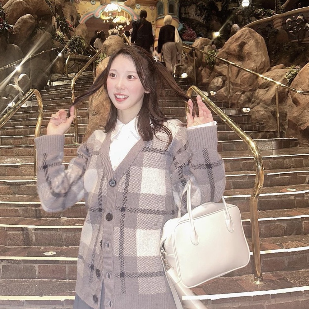 Nieeh Women Square Bag Cream, [KREAM 단독] Nieeh Women Square Bag Dark Brown 착용 스타일