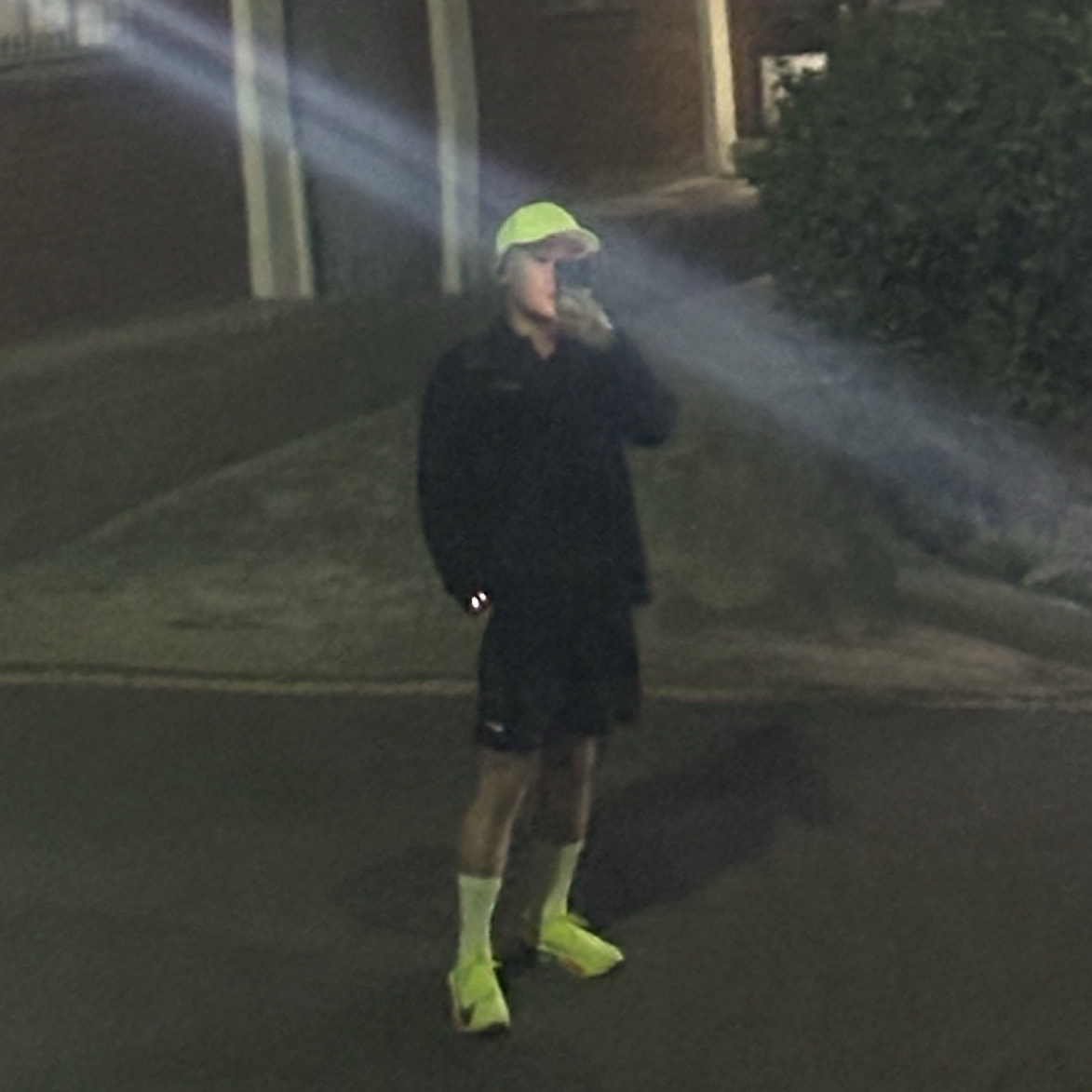 Nike x Drake Nocta Foamposite Cap Volt, Nike Air Zoom Alphafly Next% 3 Volt 착용 스타일