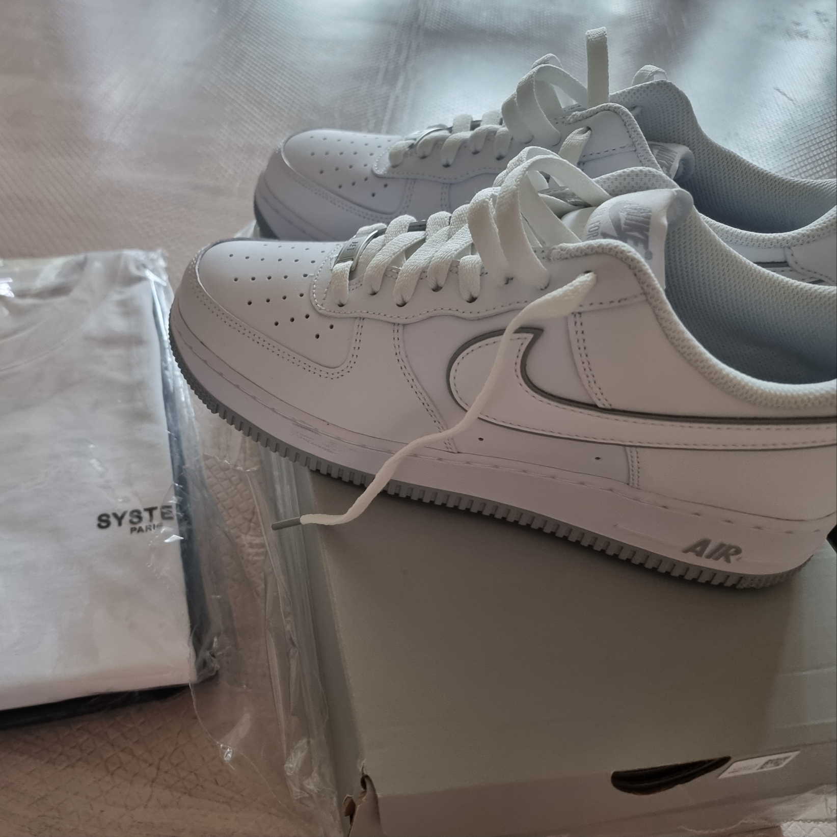 Nike Air Force 1 '07 White Wolf Grey 착용 스타일