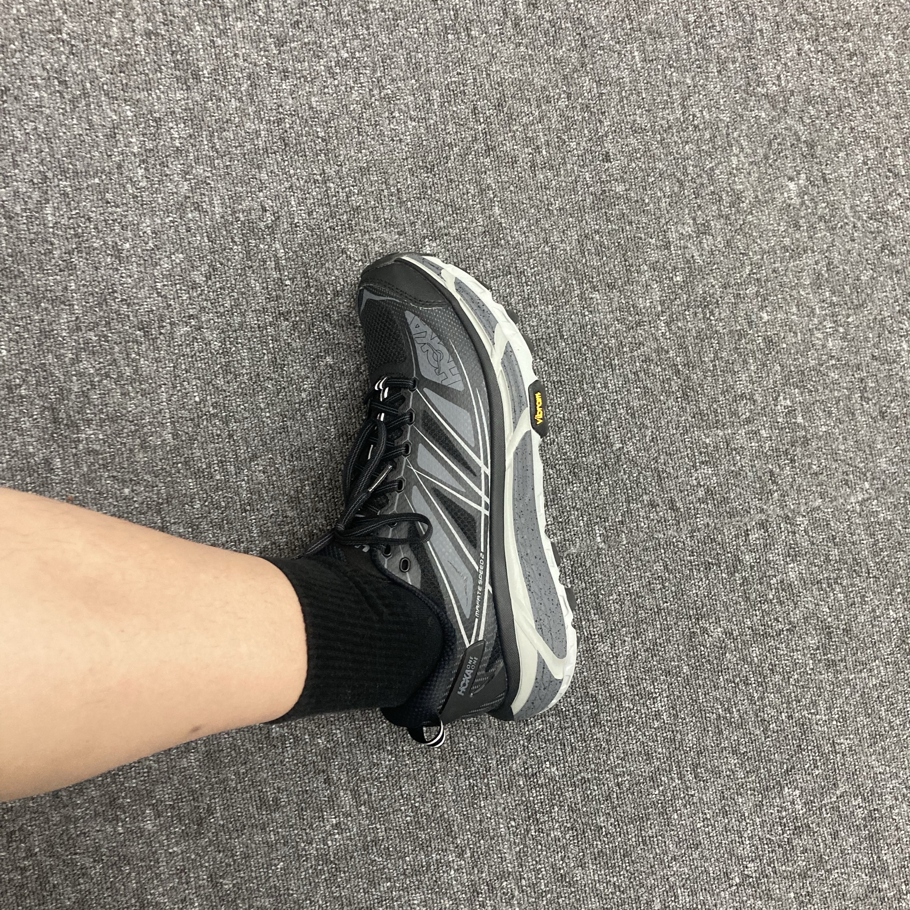 Hoka Mafate Speed 2 Black Castlerock 착용 스타일