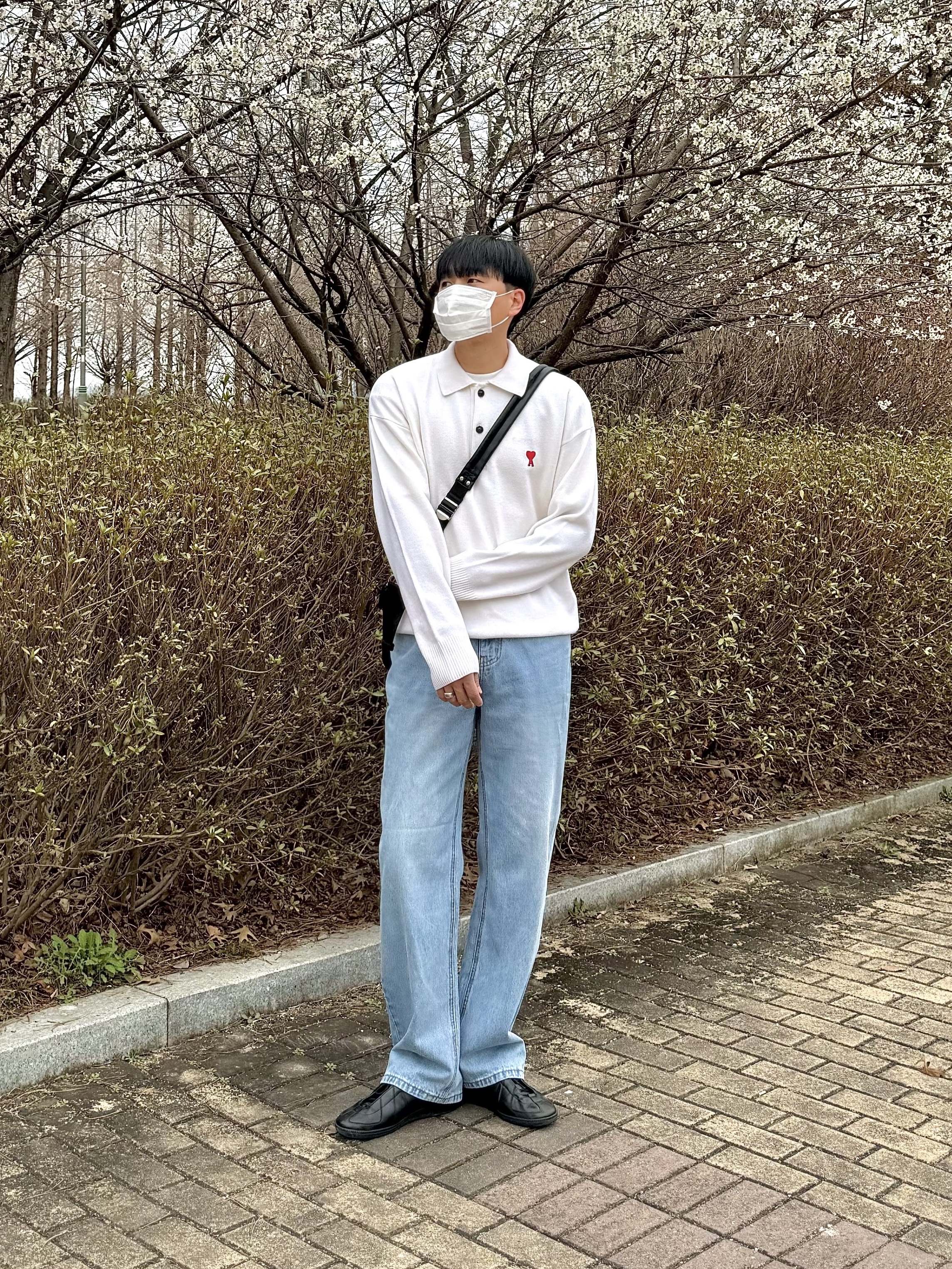 AMI de Coeur Wool Polo Off White 착용 스타일 - 1