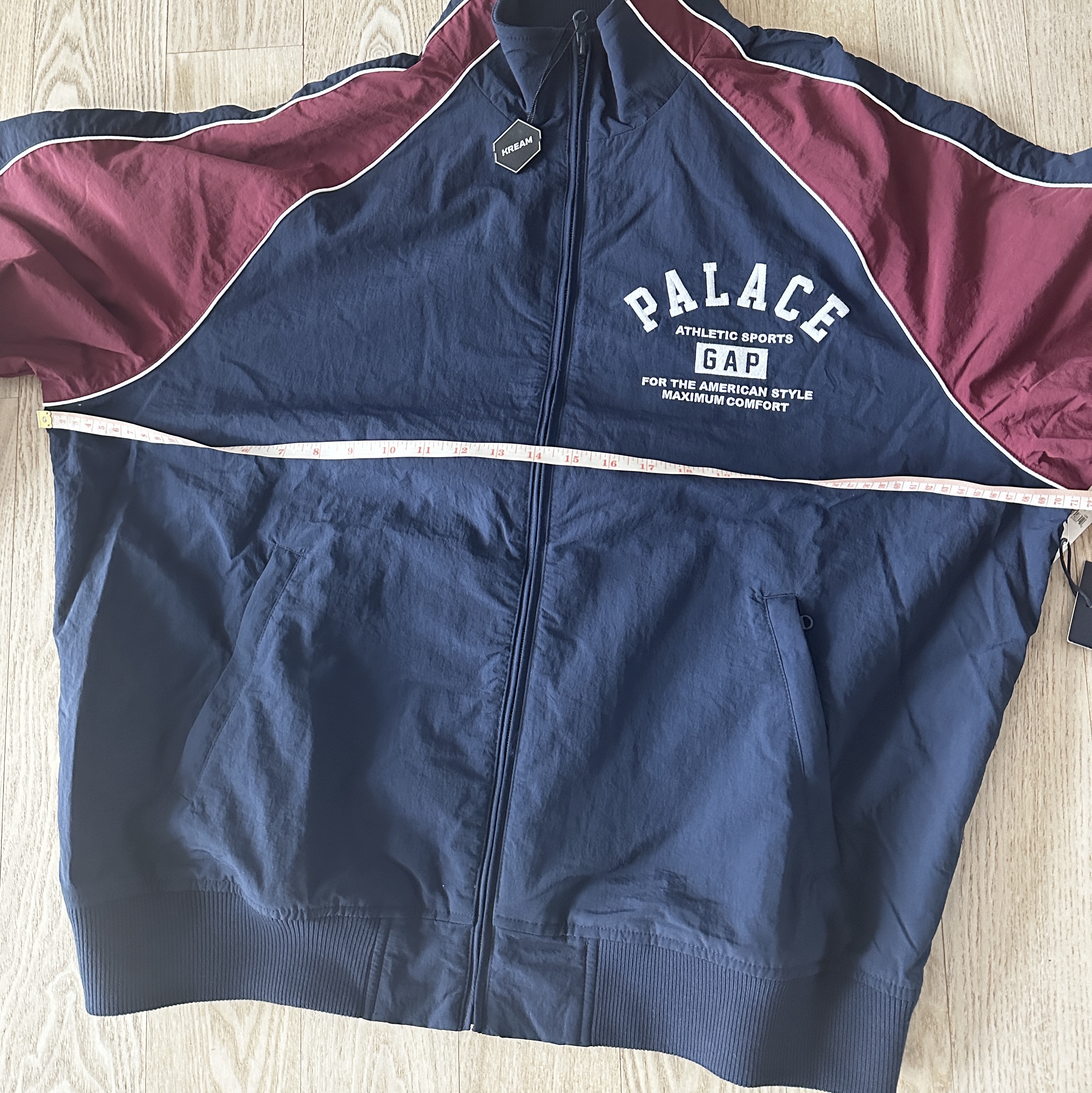 Palace x Gap Nylon Track Top Navy Red - 24SS 착용 스타일 - 3