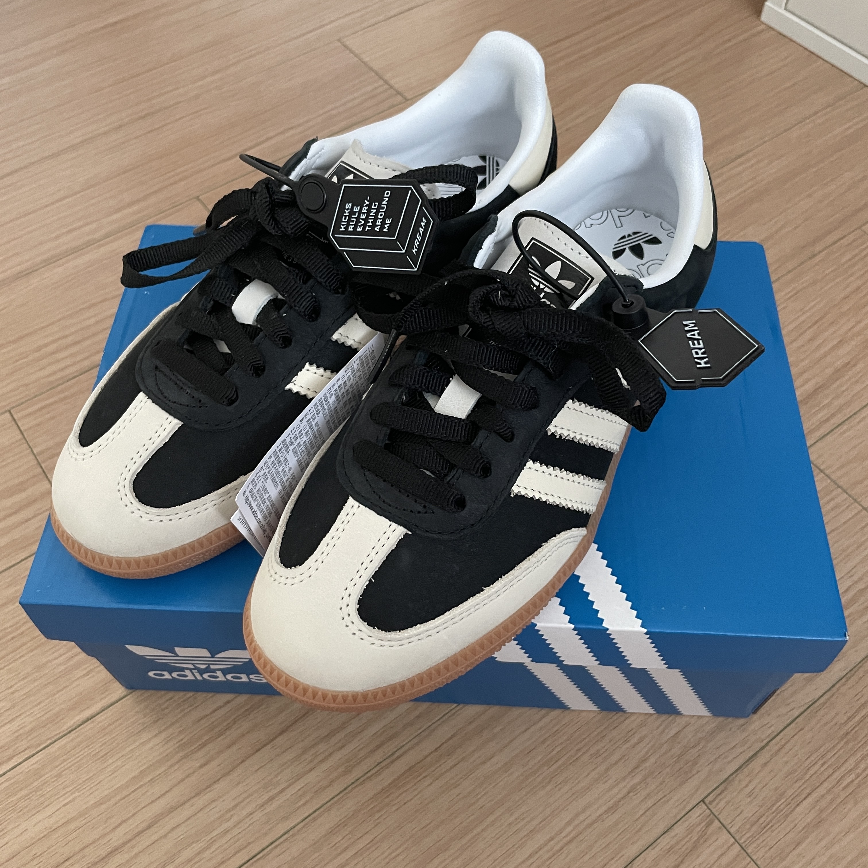 (W) Adidas Samba OG Core Black Wonder White 착용 스타일