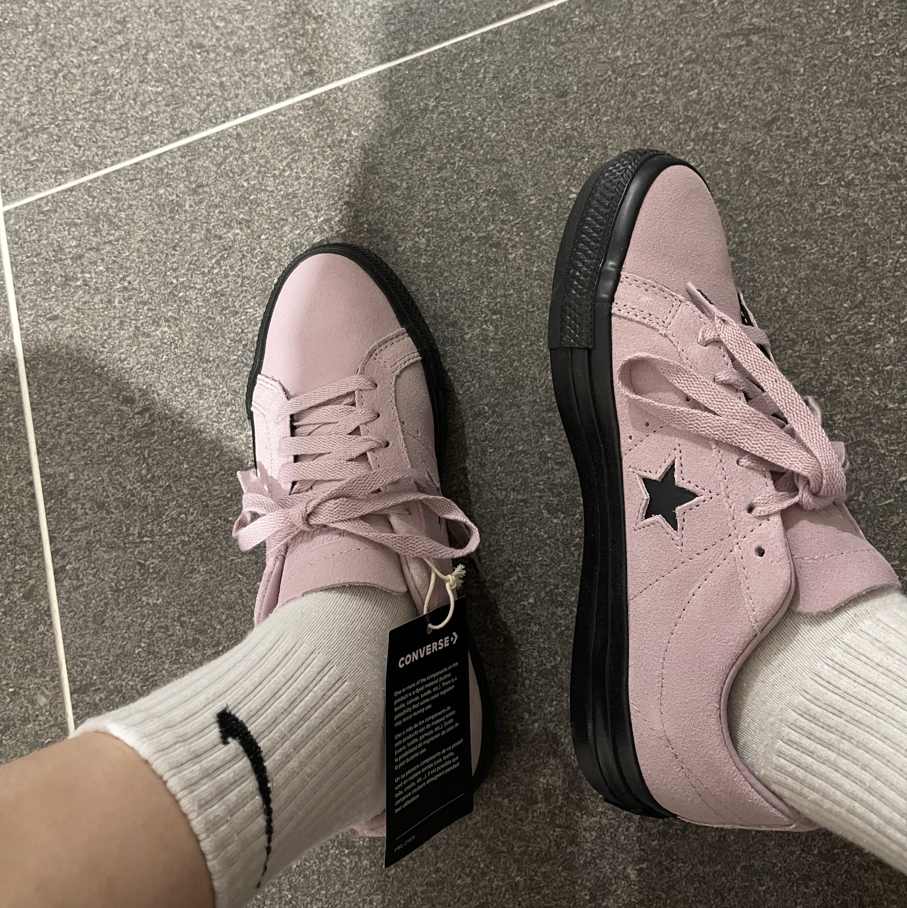 Converse One Star Pro Classic Suede Phantom Violet 착용 스타일 - 2