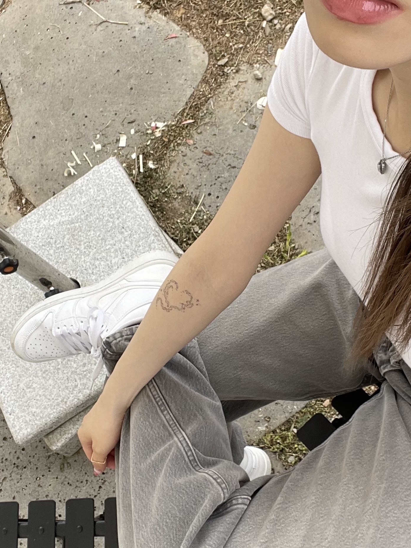 Jordan 1 Mid Triple White 착용 스타일 - 2