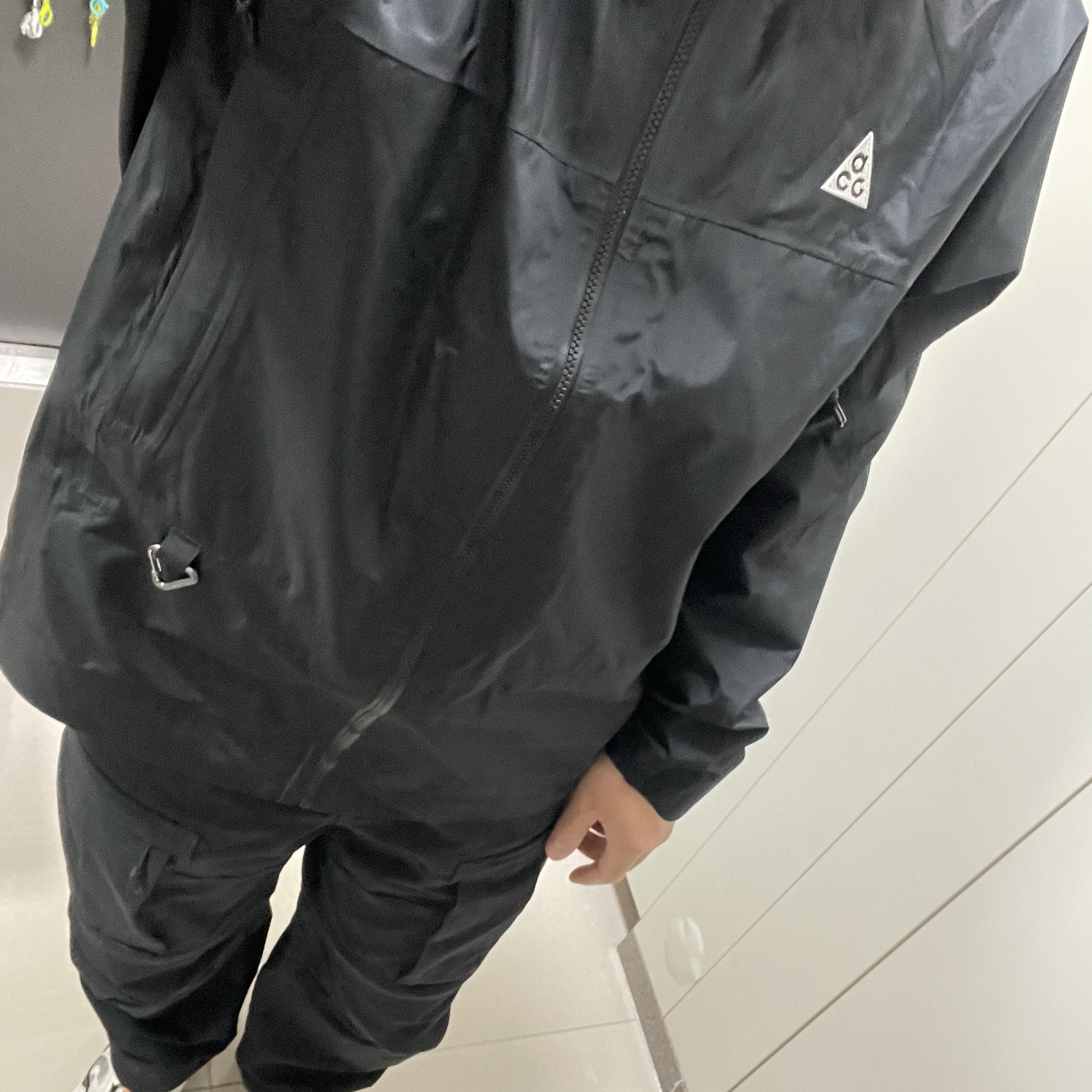 Nike ACG Storm-Fit ADV Chain of Craters Jacket Black Summit White - US/EU, Nike ACG Smith Summit Cargo Pants Black Anthracite - Asia 착용 스타일
