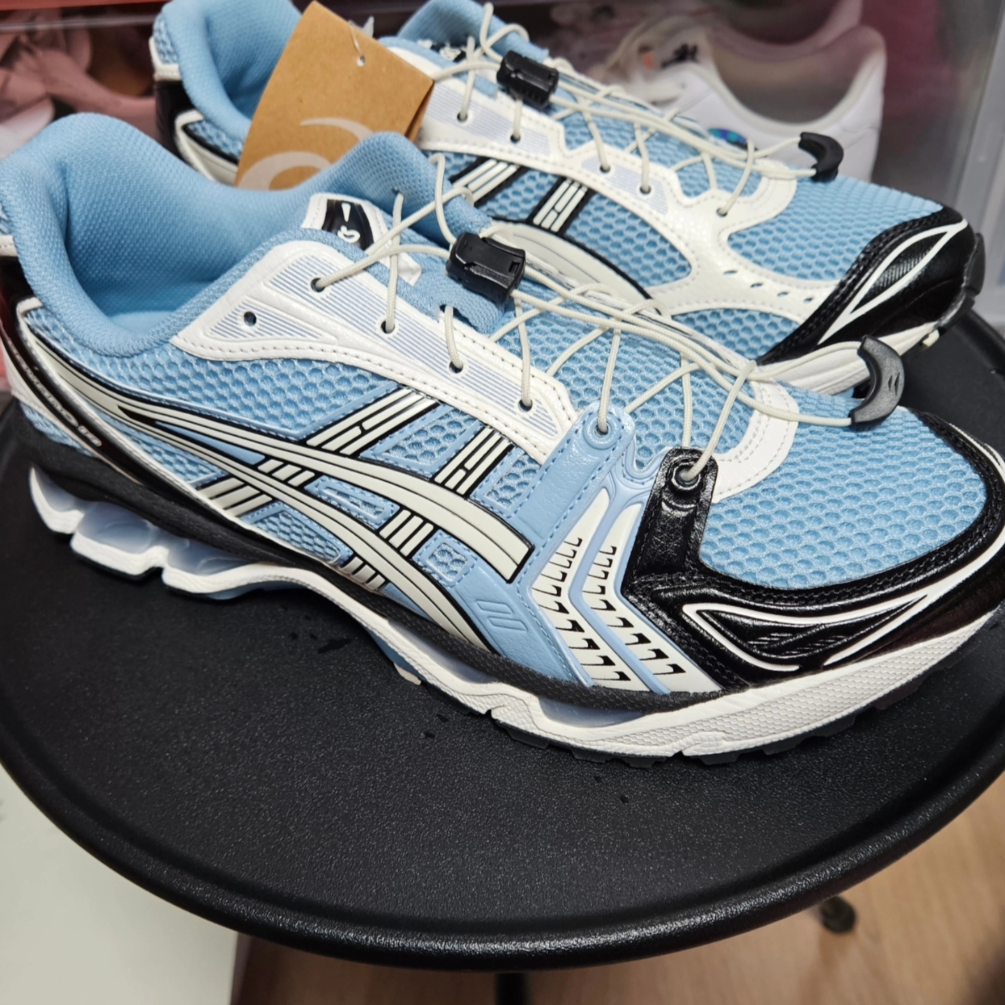 Asics Unlimited Gel-Kayano 14 Mist Cream 착용 스타일 - 3