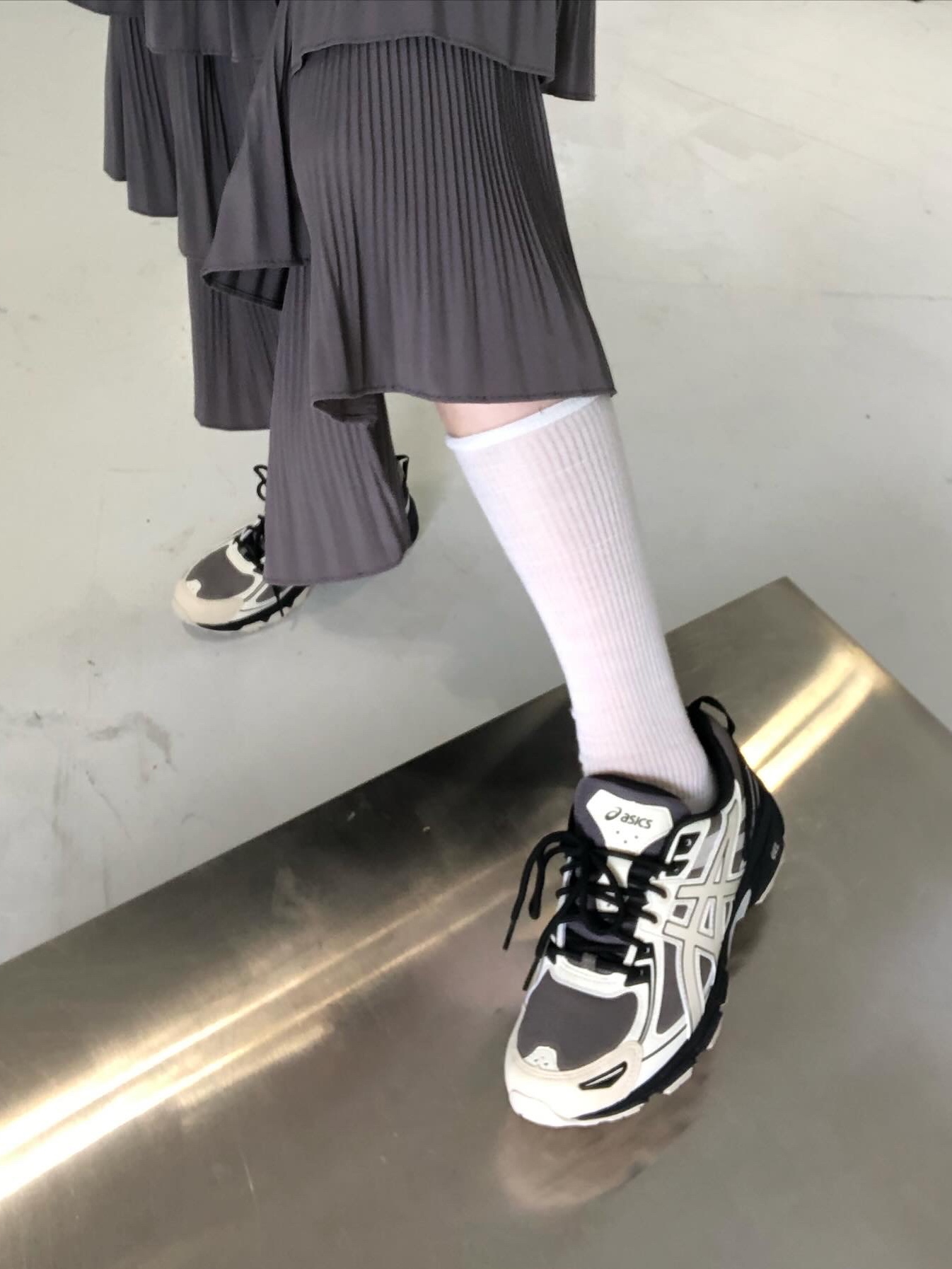 Asics Gel-Venture 6 Mink Vanila 착용 스타일 - 2