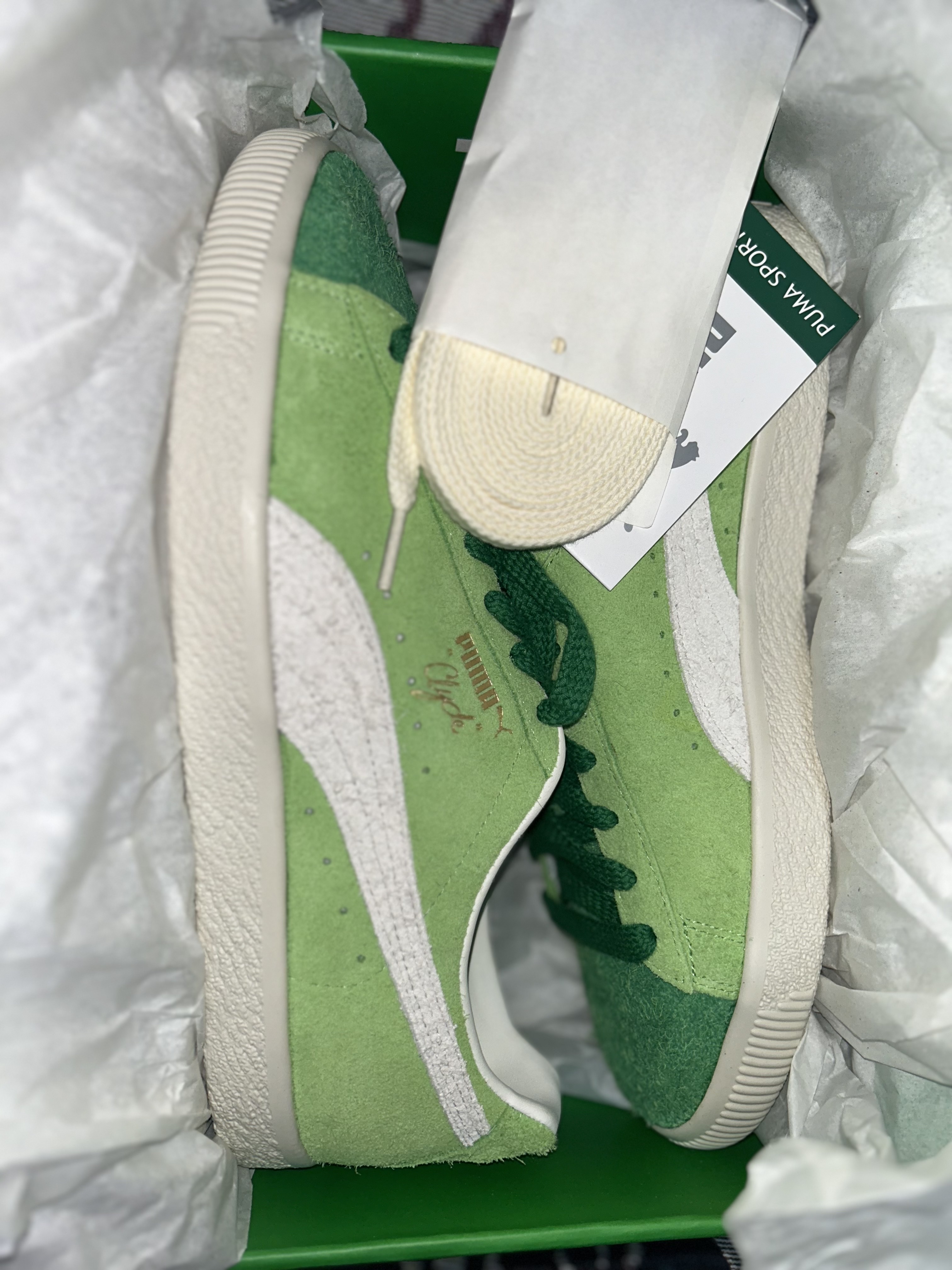 Puma x Balansa Clyde Pitch Green Frosted Ivory 착용 스타일 - 7