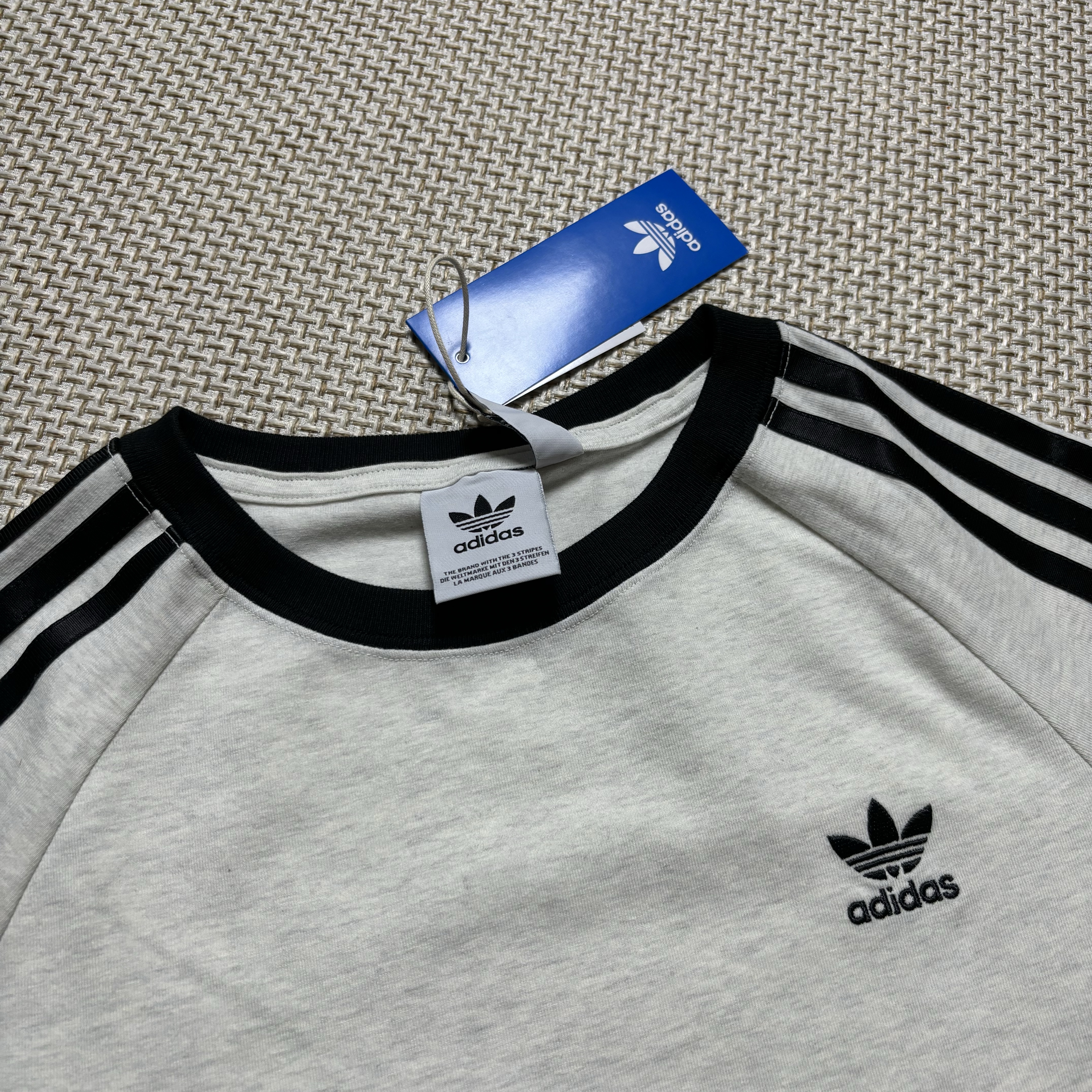 (W) Adidas 3-Stripes Slim Raglan T-Shirt White Melange - KR Sizing 착용 스타일 - 3