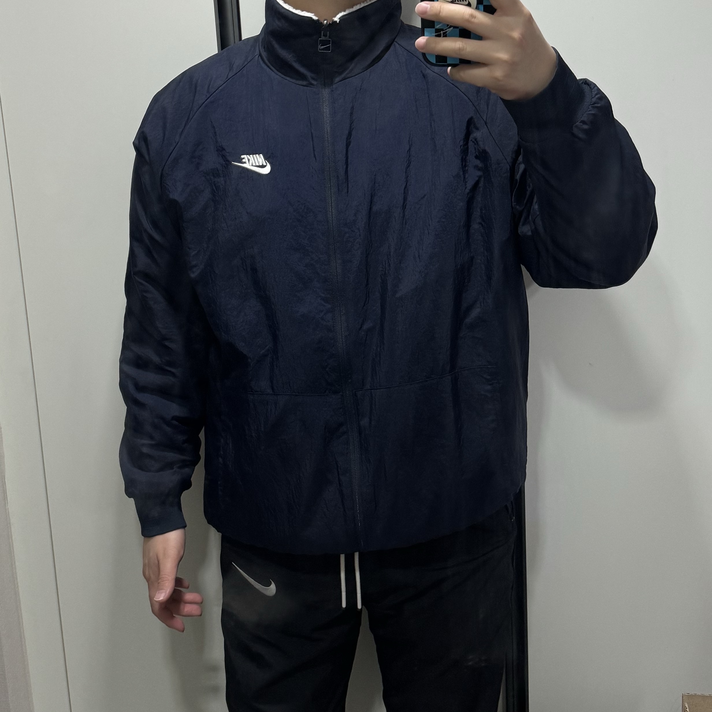 Nike Big Swoosh Full Zip Jacket White Navy 착용 스타일