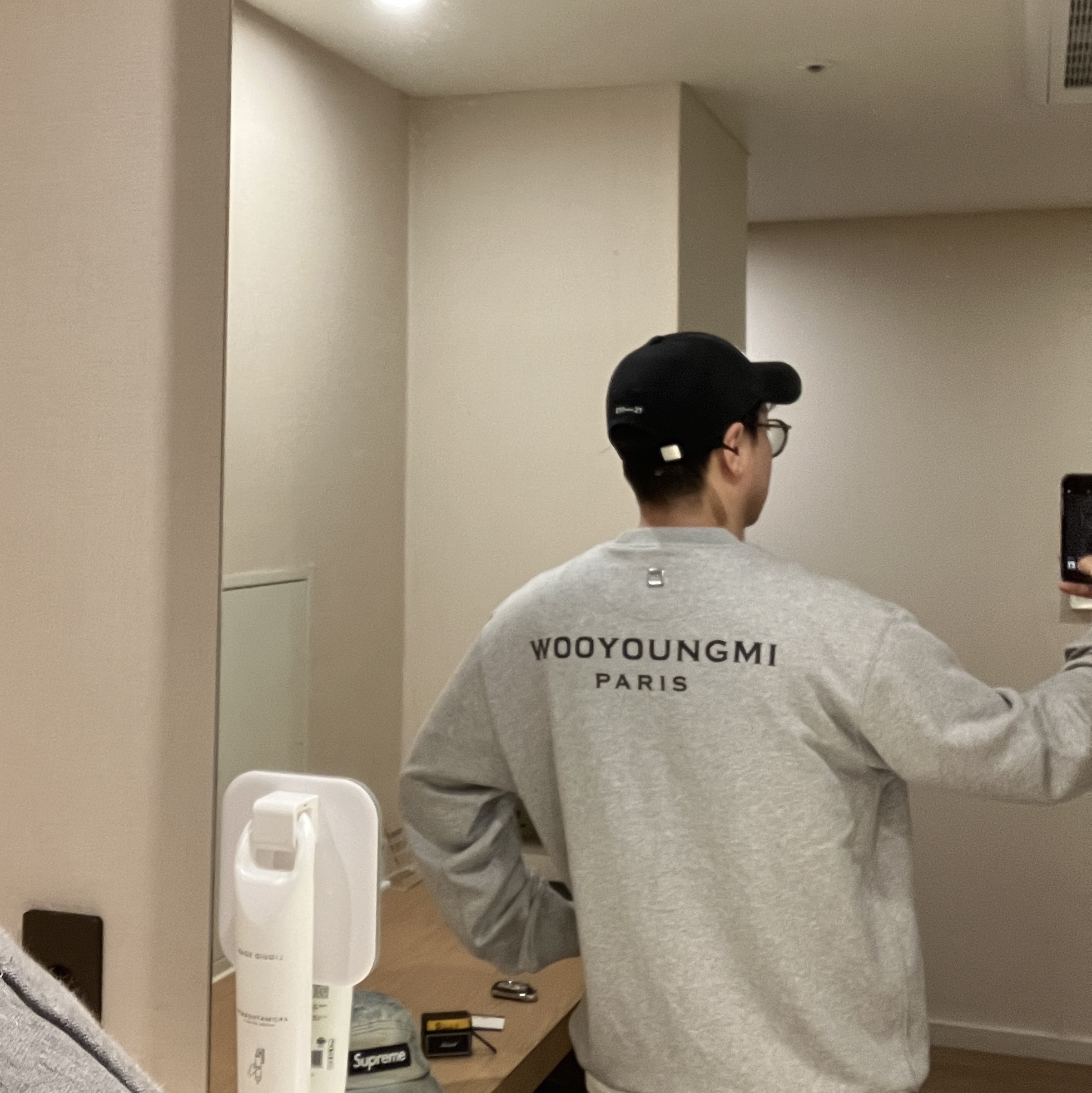 Wooyoungmi Back Logo Sweatshirt Grey - 23FW 착용 스타일 - 1
