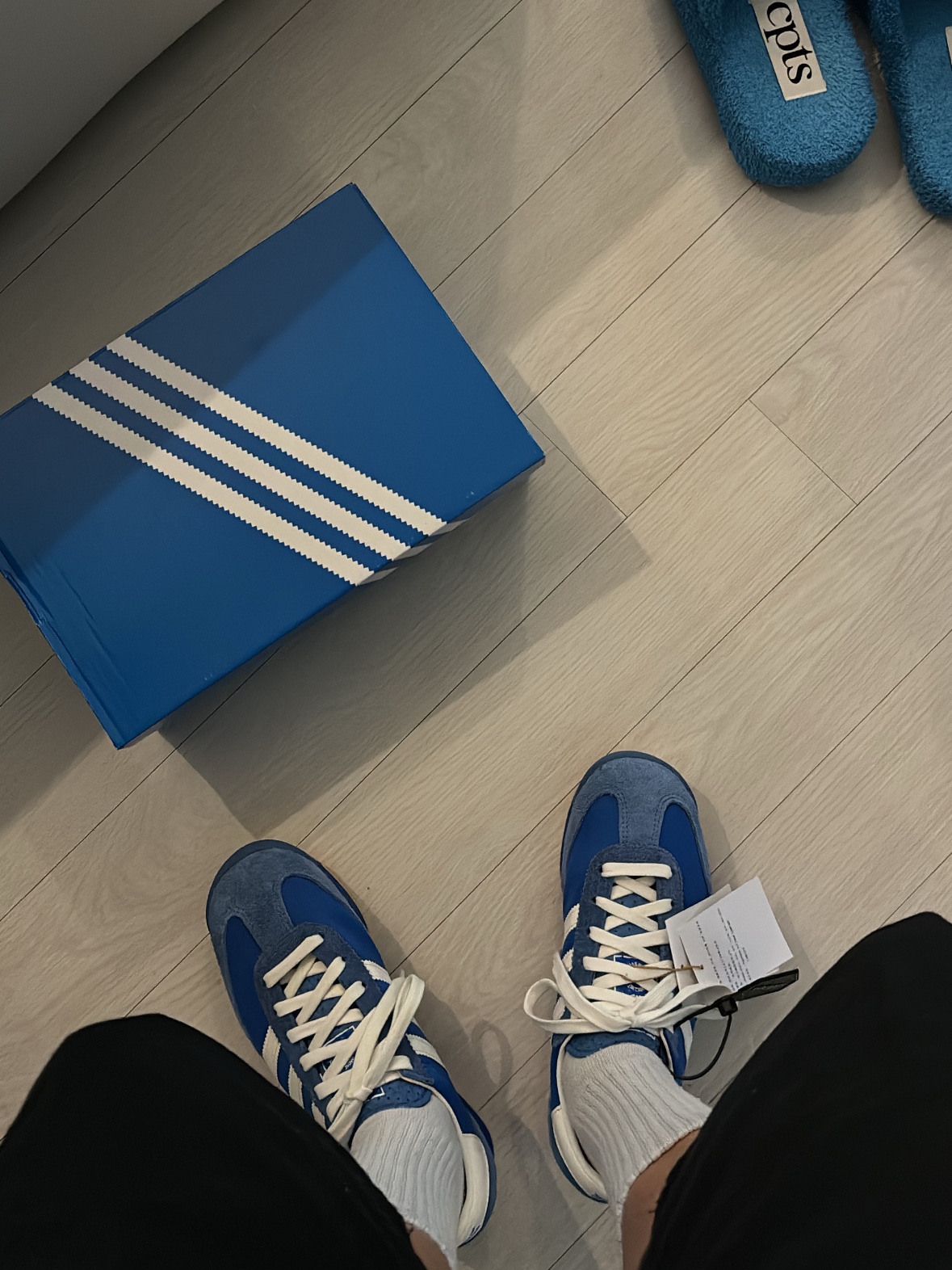 Adidas SL 72 RS Blue Core White 착용 스타일 - 2