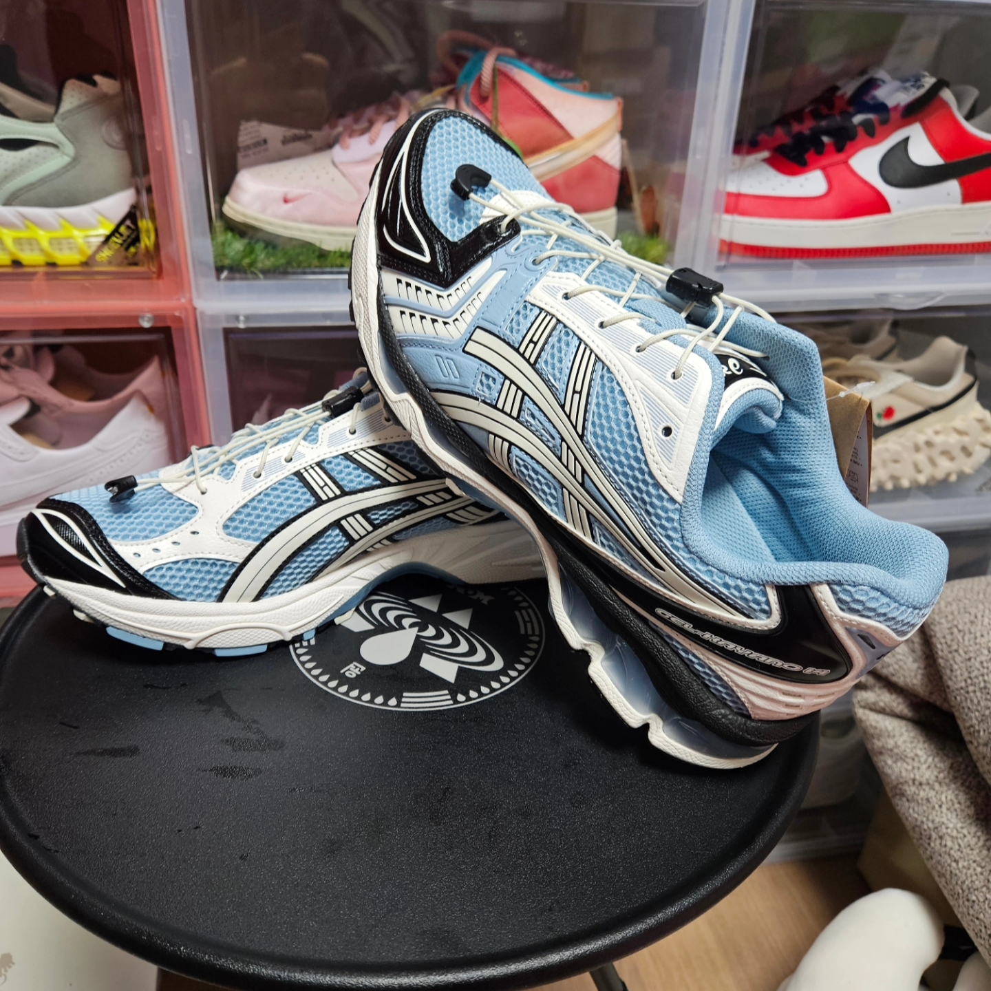 Asics Unlimited Gel-Kayano 14 Mist Cream 착용 스타일 - 2