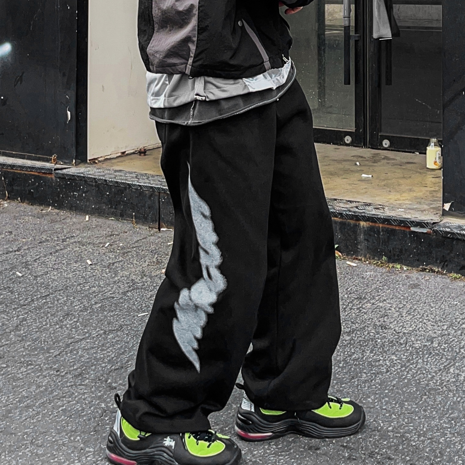 Nike x Stussy Air Penny II Vivid Green and Black 착용 스타일 - 3