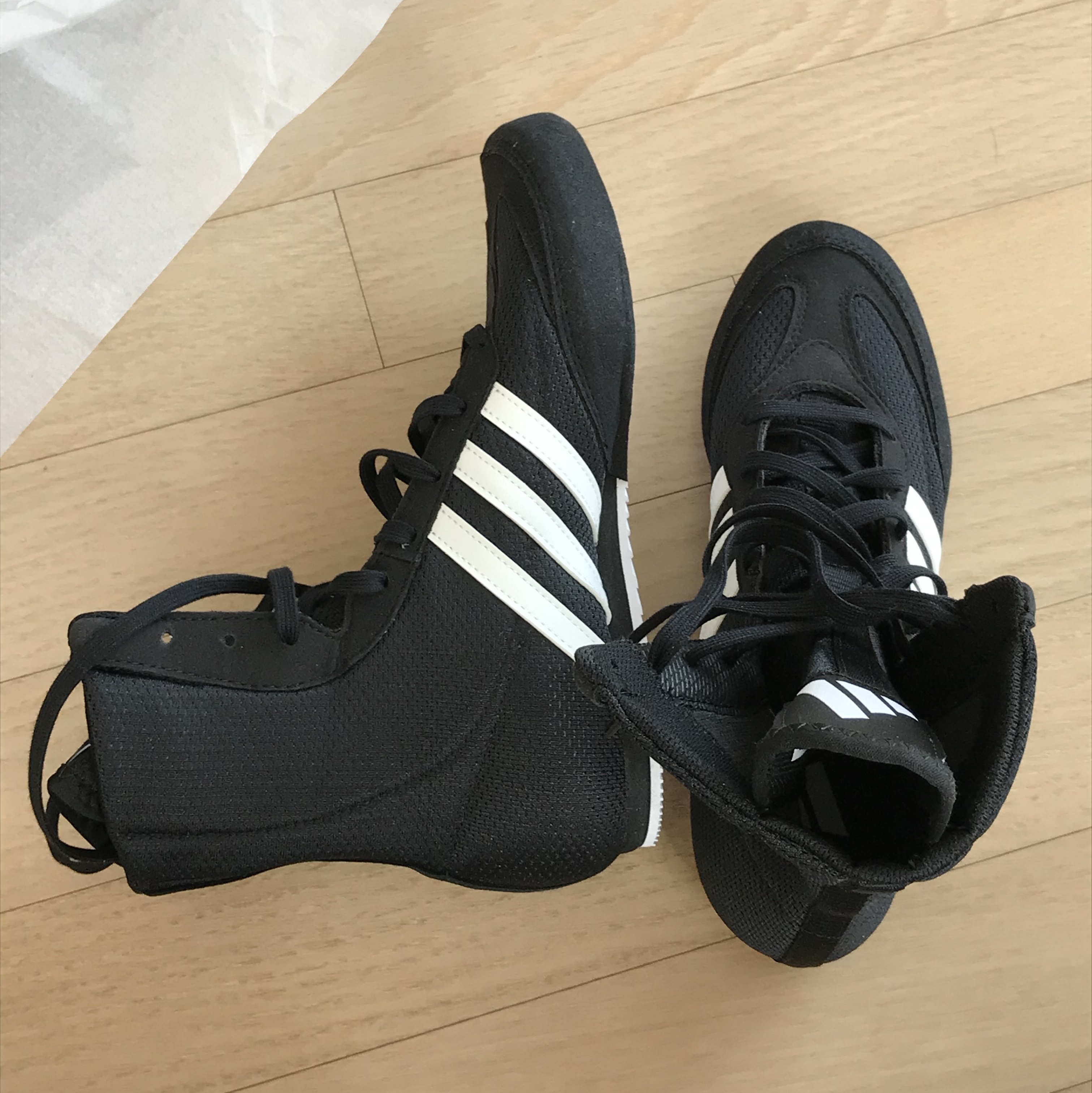 Adidas Box Hog 2.0 Boots Core Black Cloud White 착용 스타일 - 2