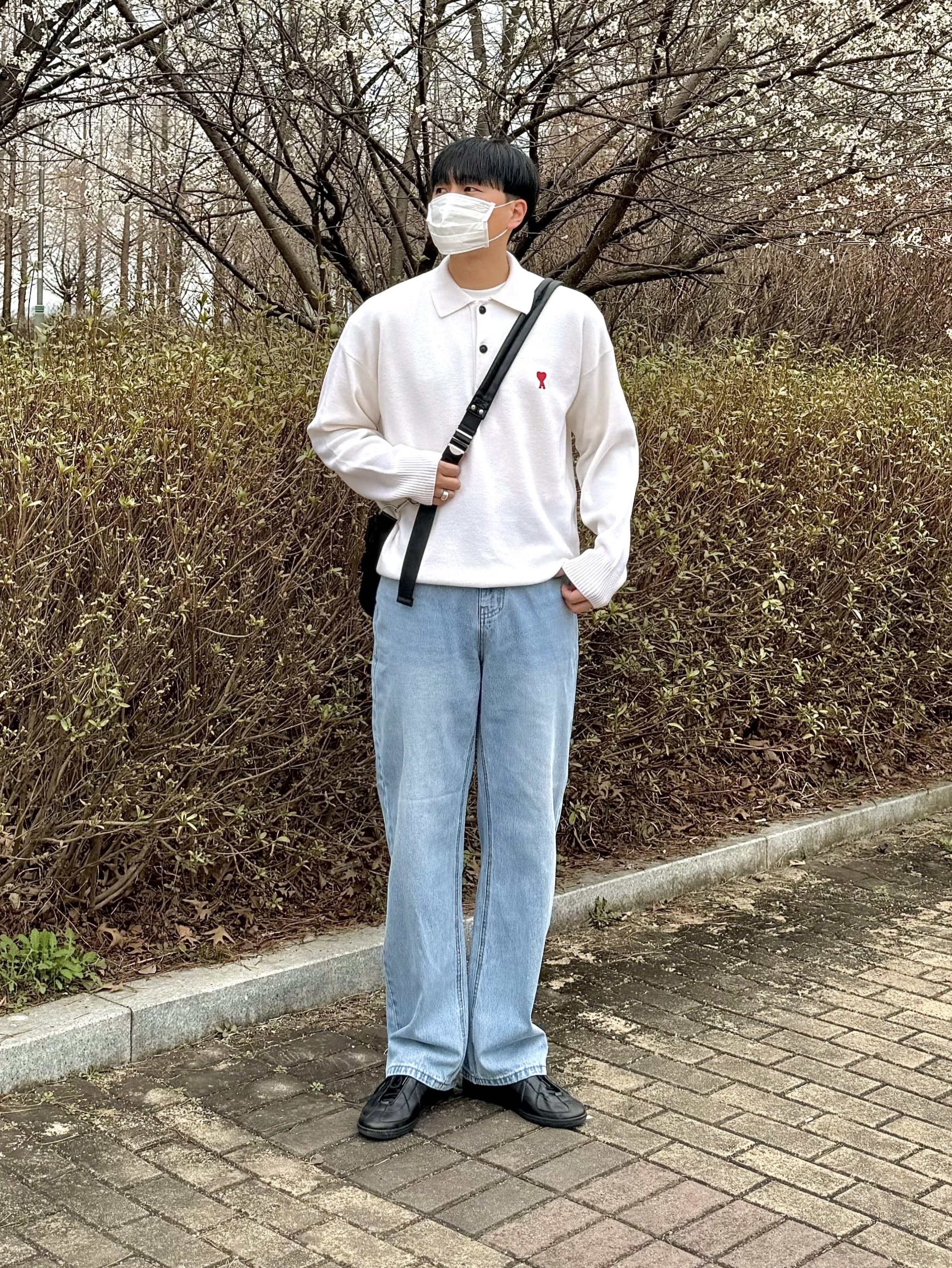 AMI de Coeur Wool Polo Off White 착용 스타일 - 3