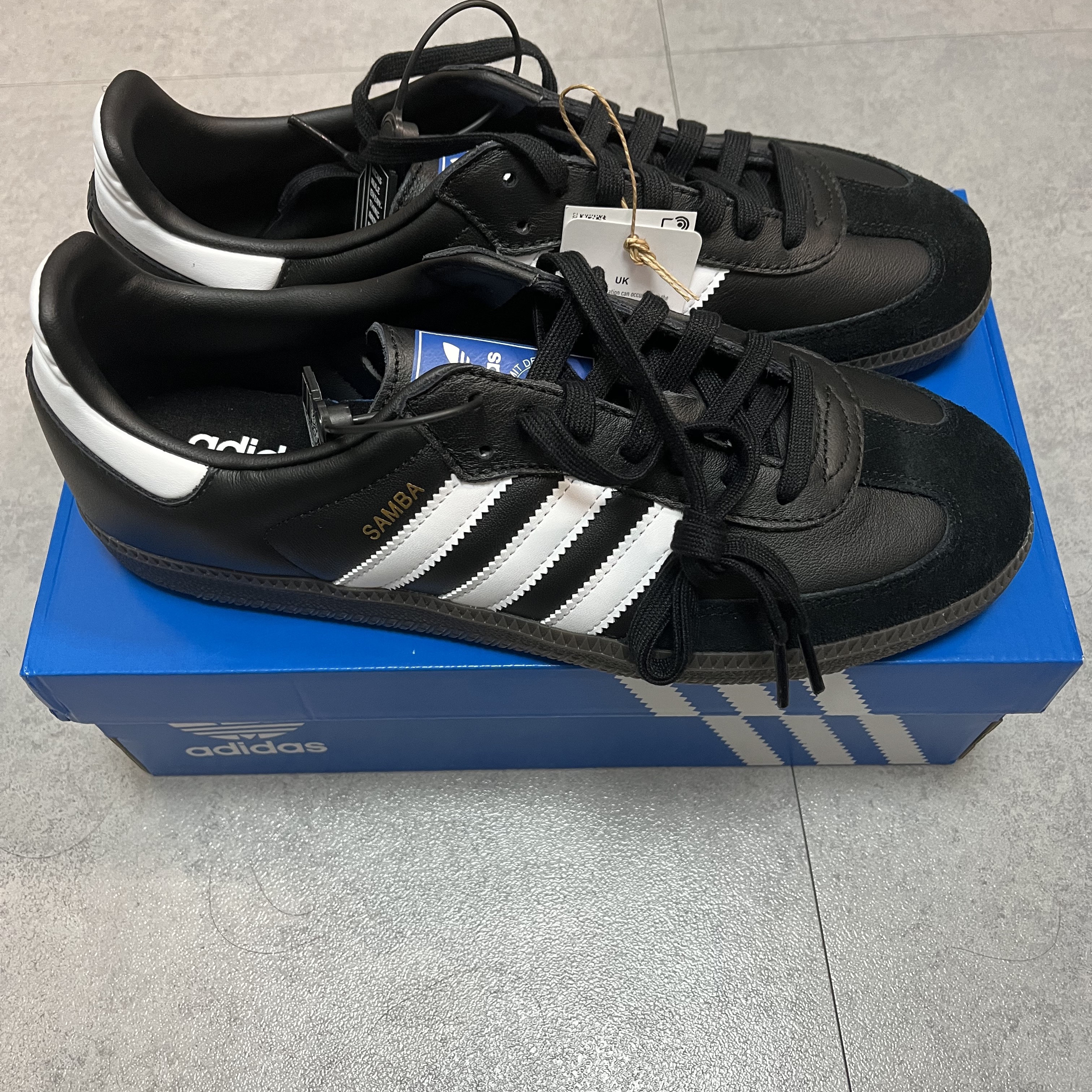 Adidas Samba OG Black White Gum 착용 스타일 - 1