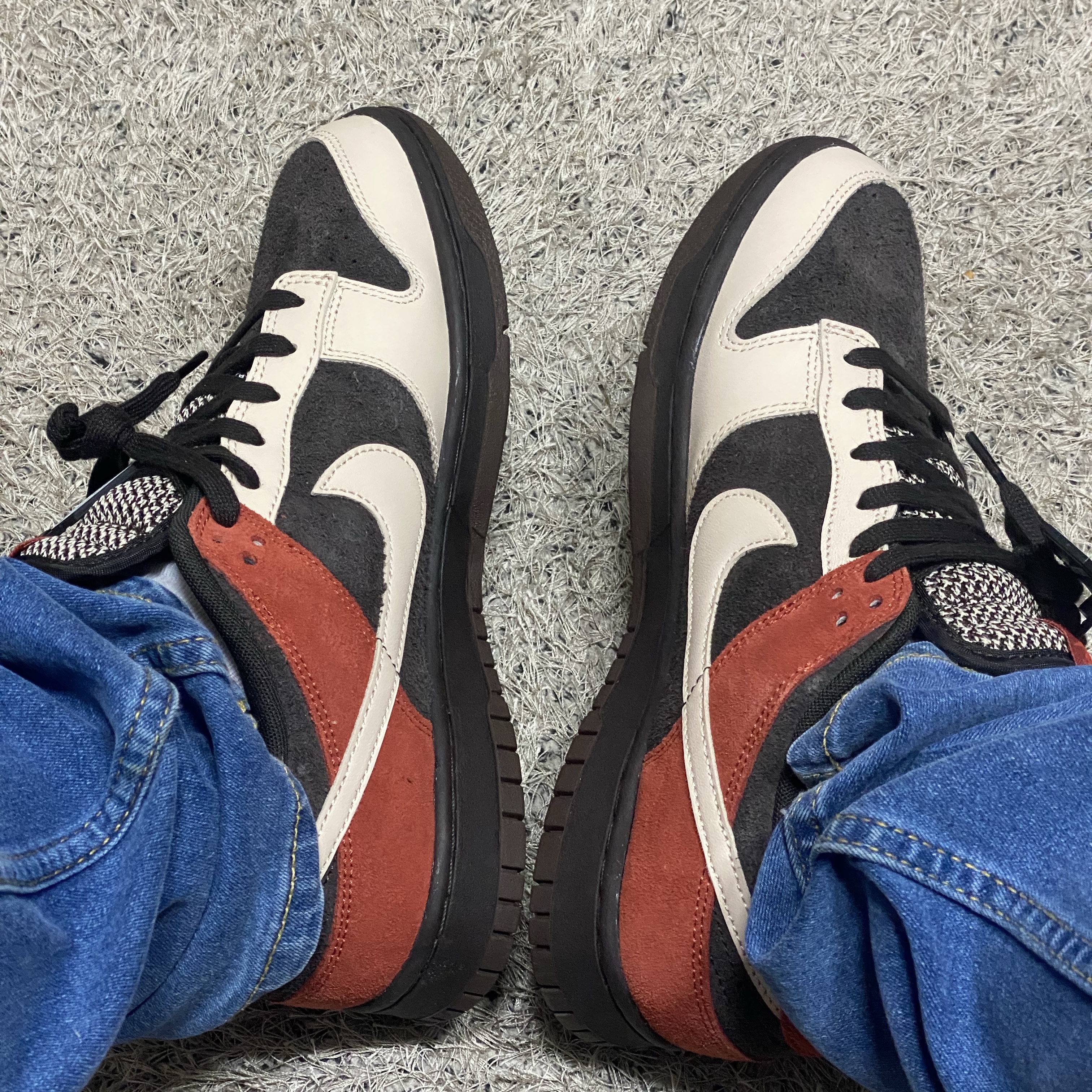 Nike Dunk Low Velvet Brown Sand Drift 착용 스타일 - 2