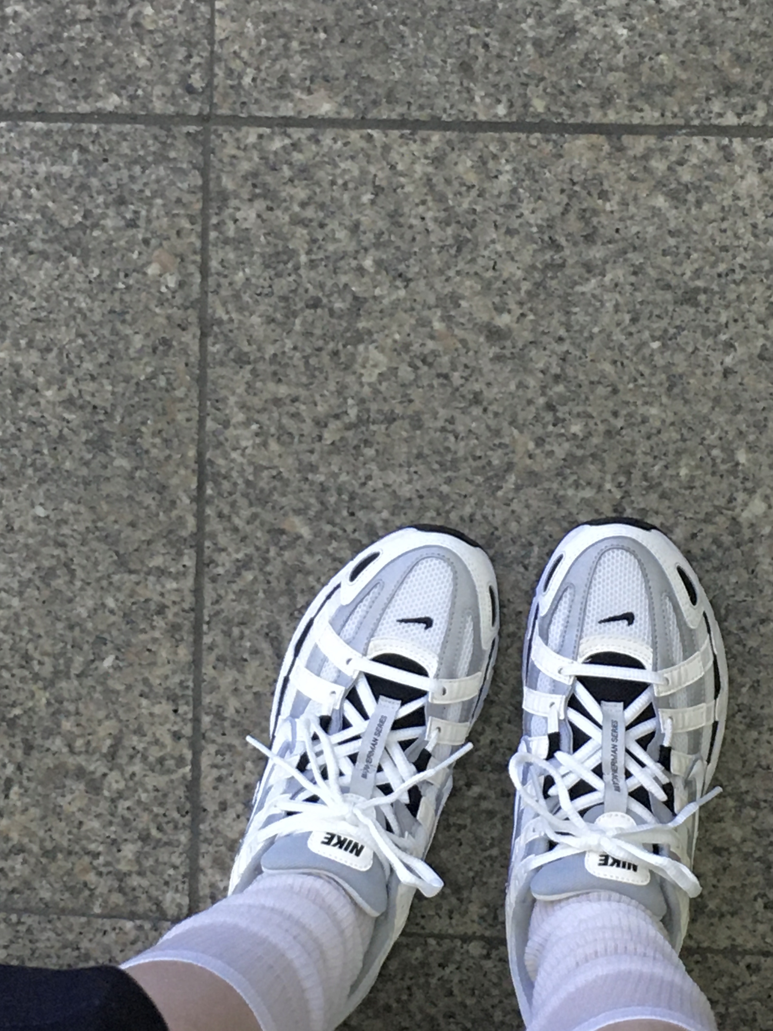 Nike P-6000 Sail Wolf Grey 착용 스타일 - 2