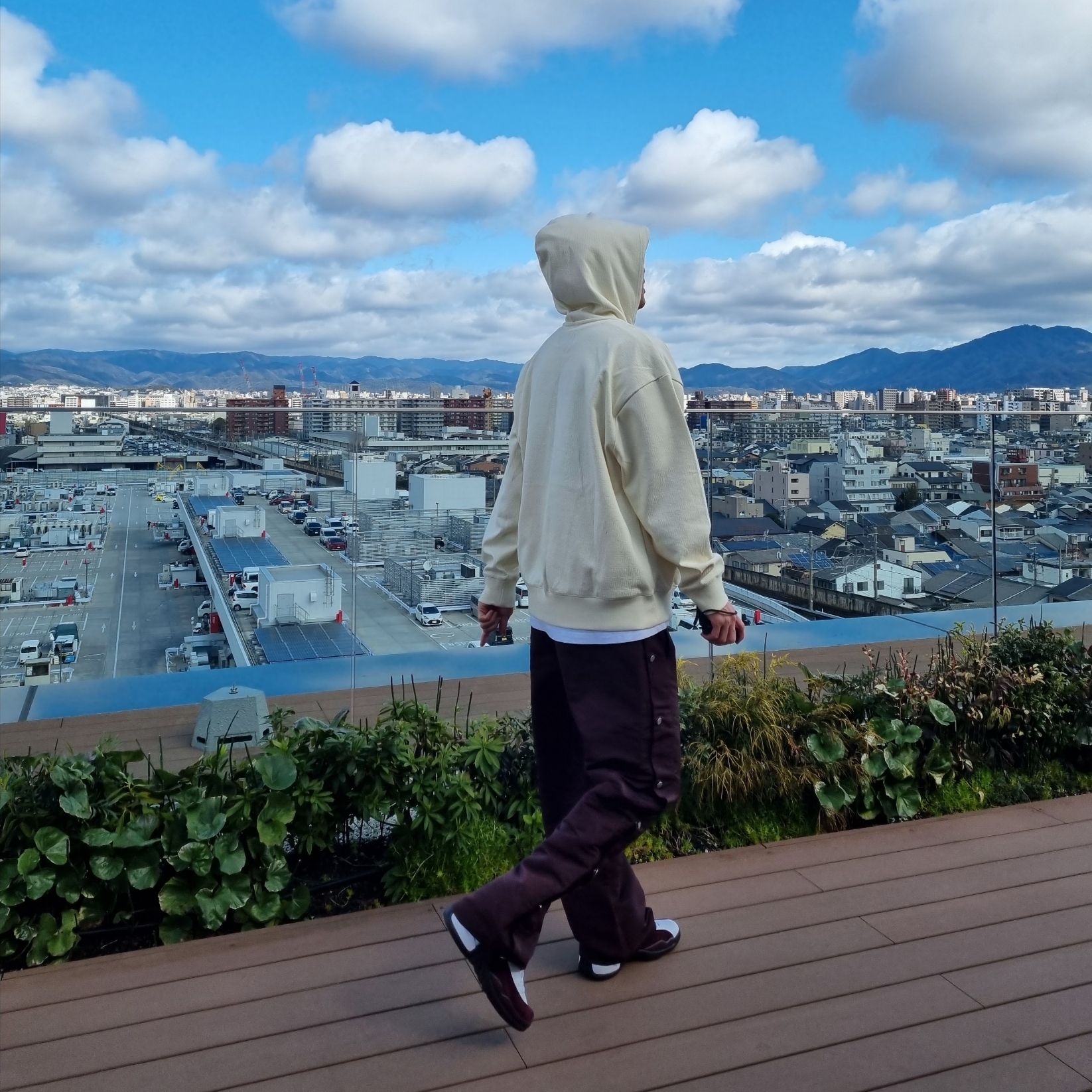 Jordan x A Ma Maniere Snap Pants Mahogany - Asia, Jordan x A Ma Maniere Jacquard Hoodie Coconut Milk - Asia 착용 스타일 - 2
