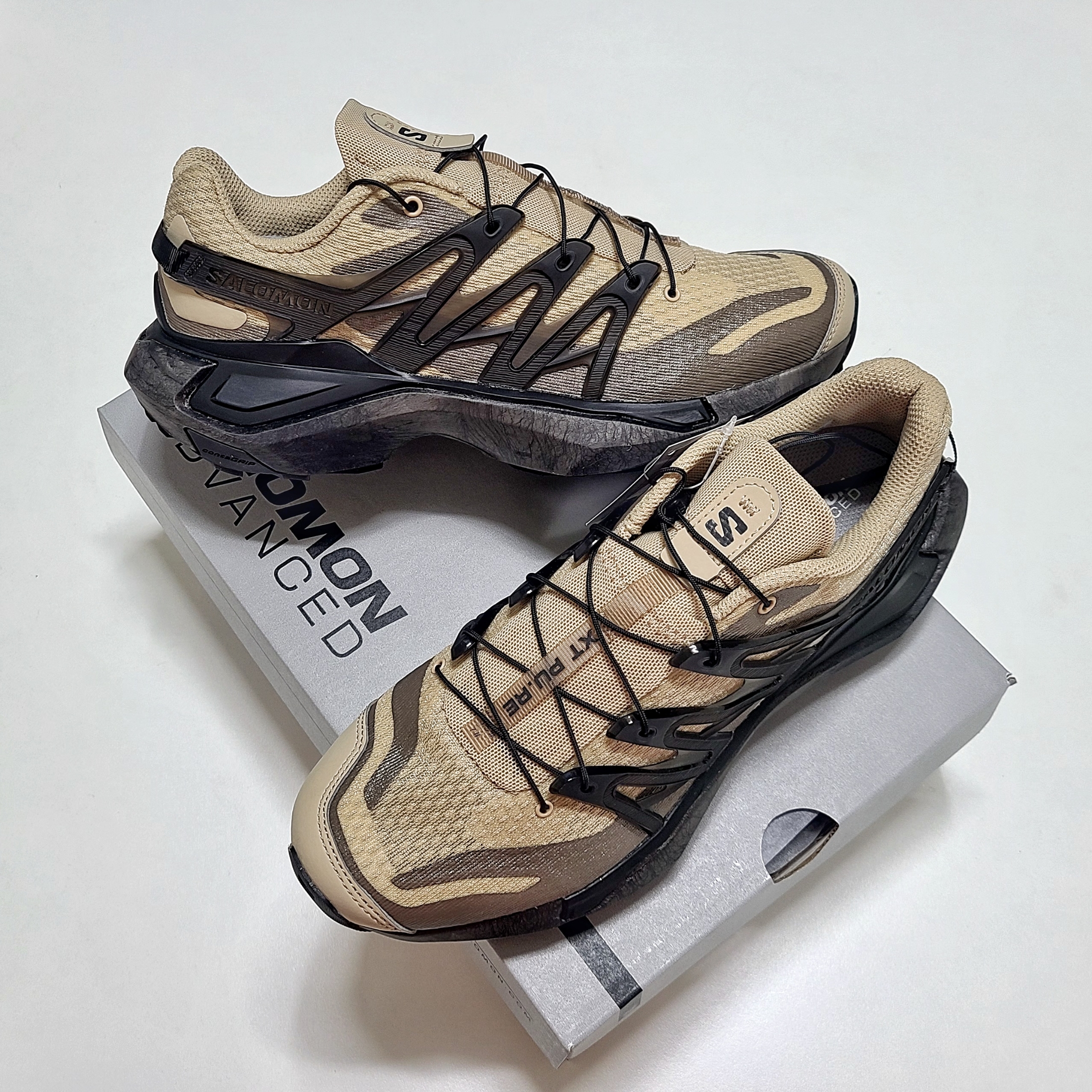 Salomon XT PU.RE ADV White Pepper Black Falcon 착용 스타일