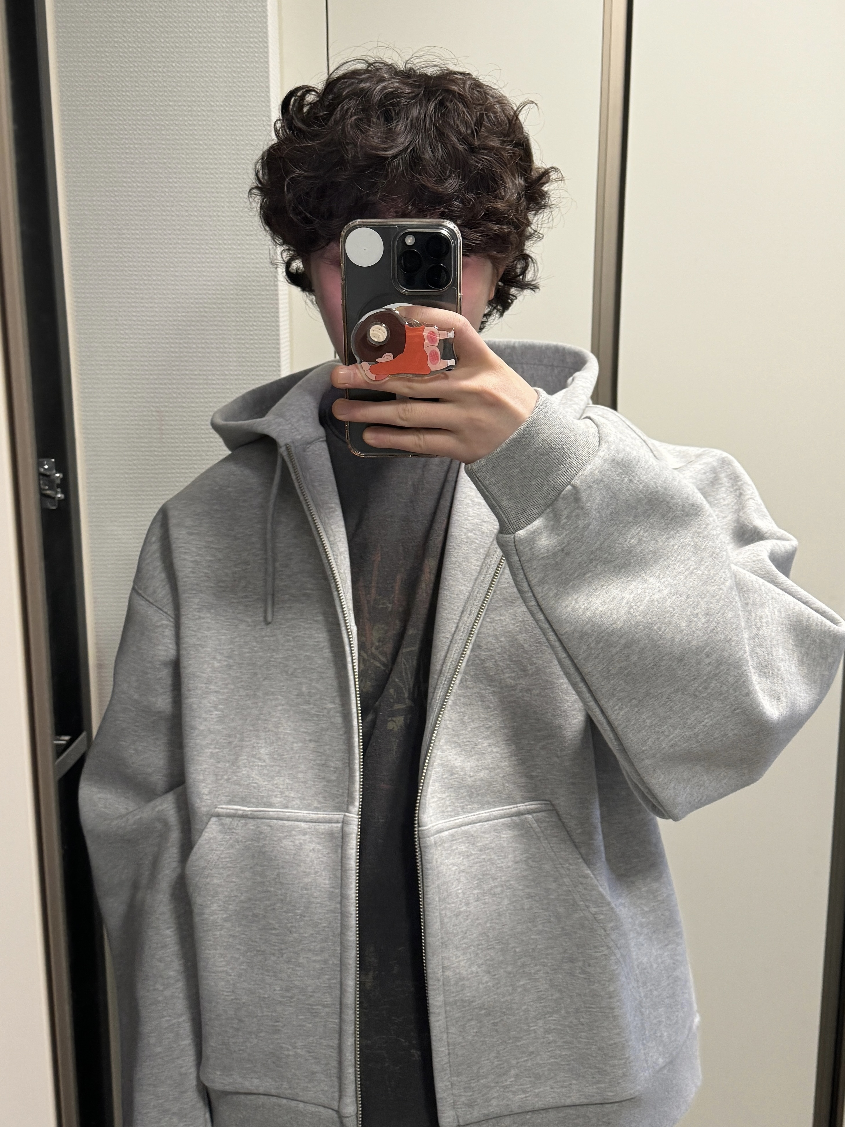 Nonnod Scuba Zip Hoodie Grey 착용 스타일