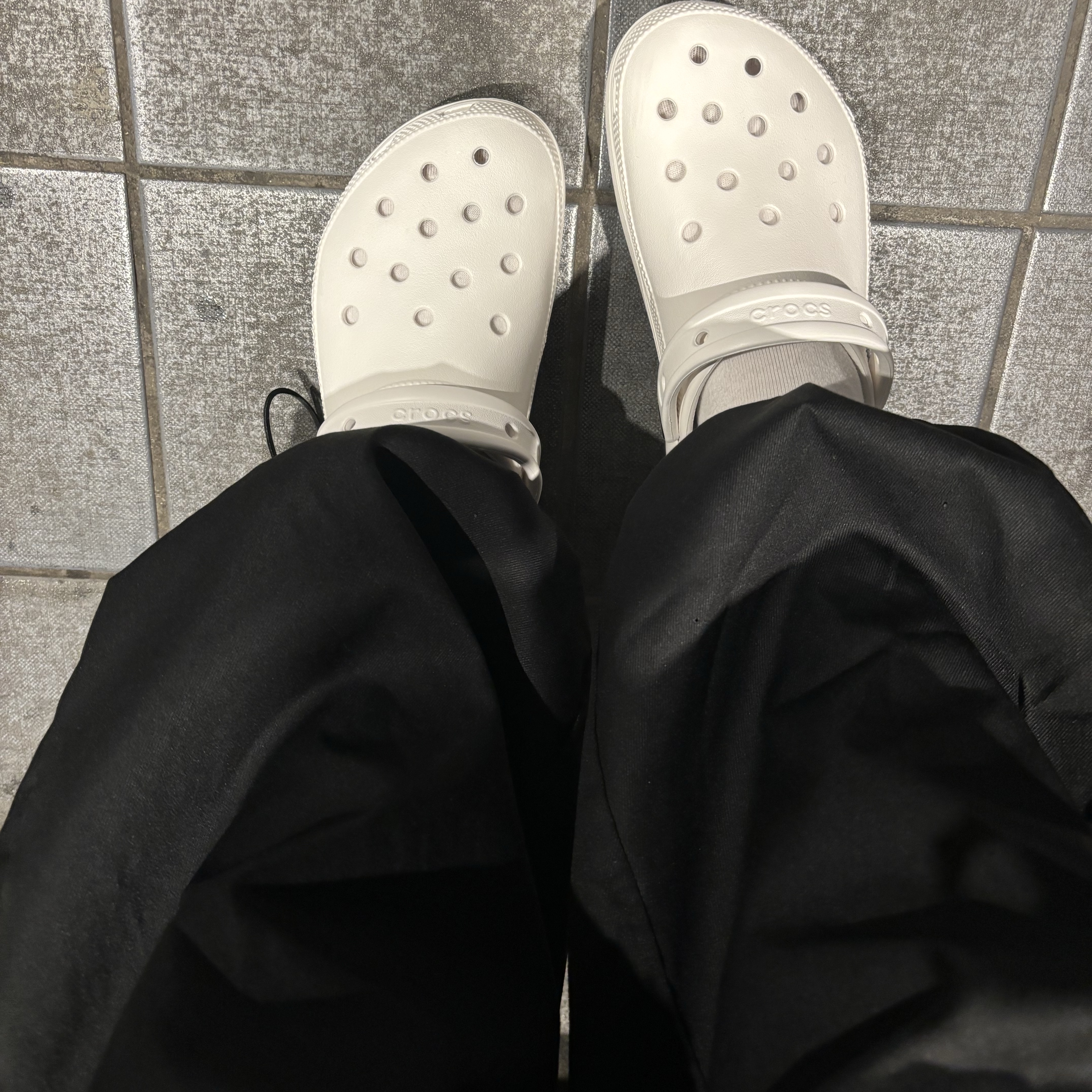 (W) Crocs Classic Platform Clog White 착용 스타일