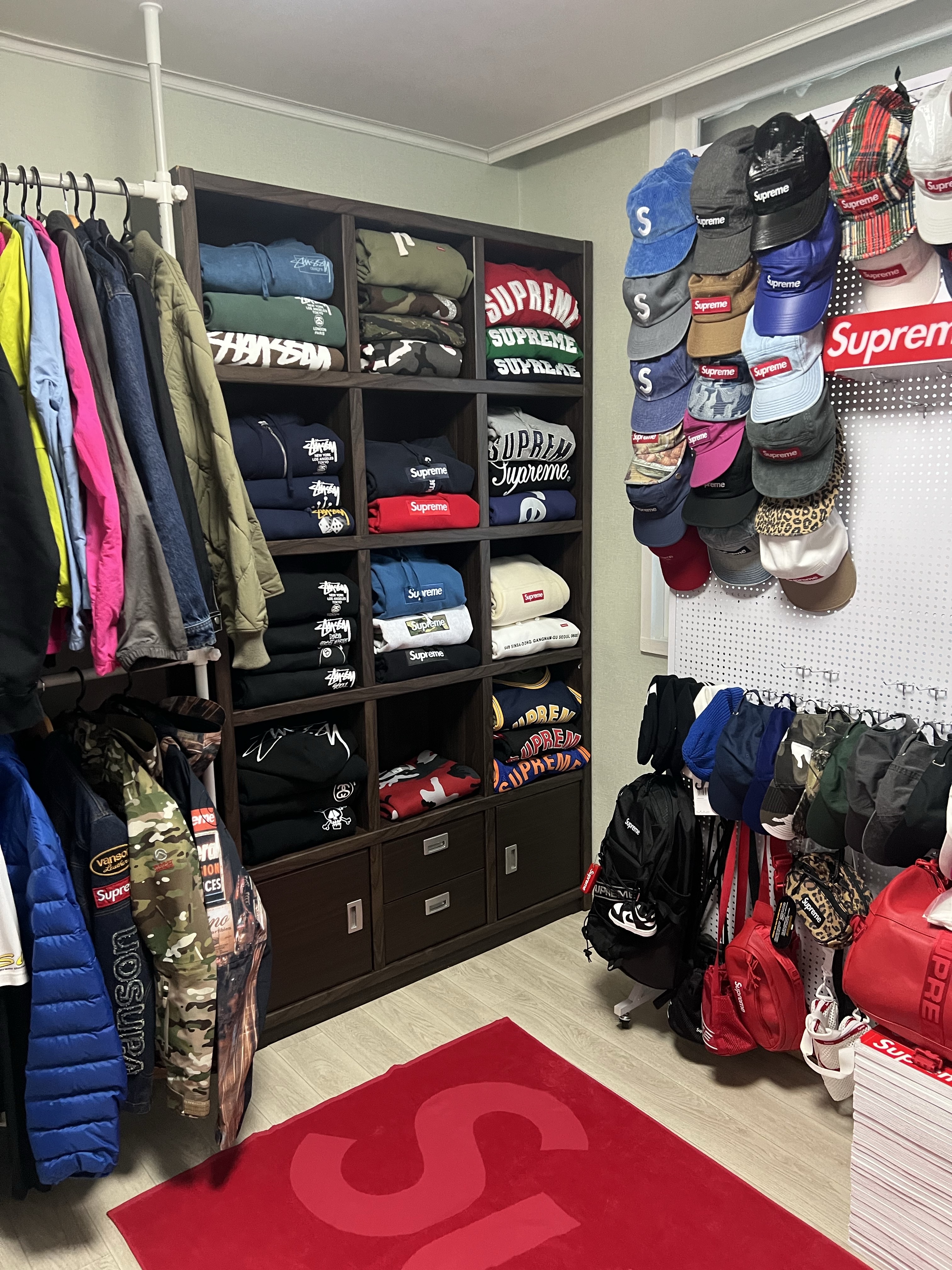Supreme x Vanson Leathers Cordura Denim Jacket Blue - 22FW, Supreme Micro Down Half Zip Hooded Pullover Royal - 23FW 착용 스타일