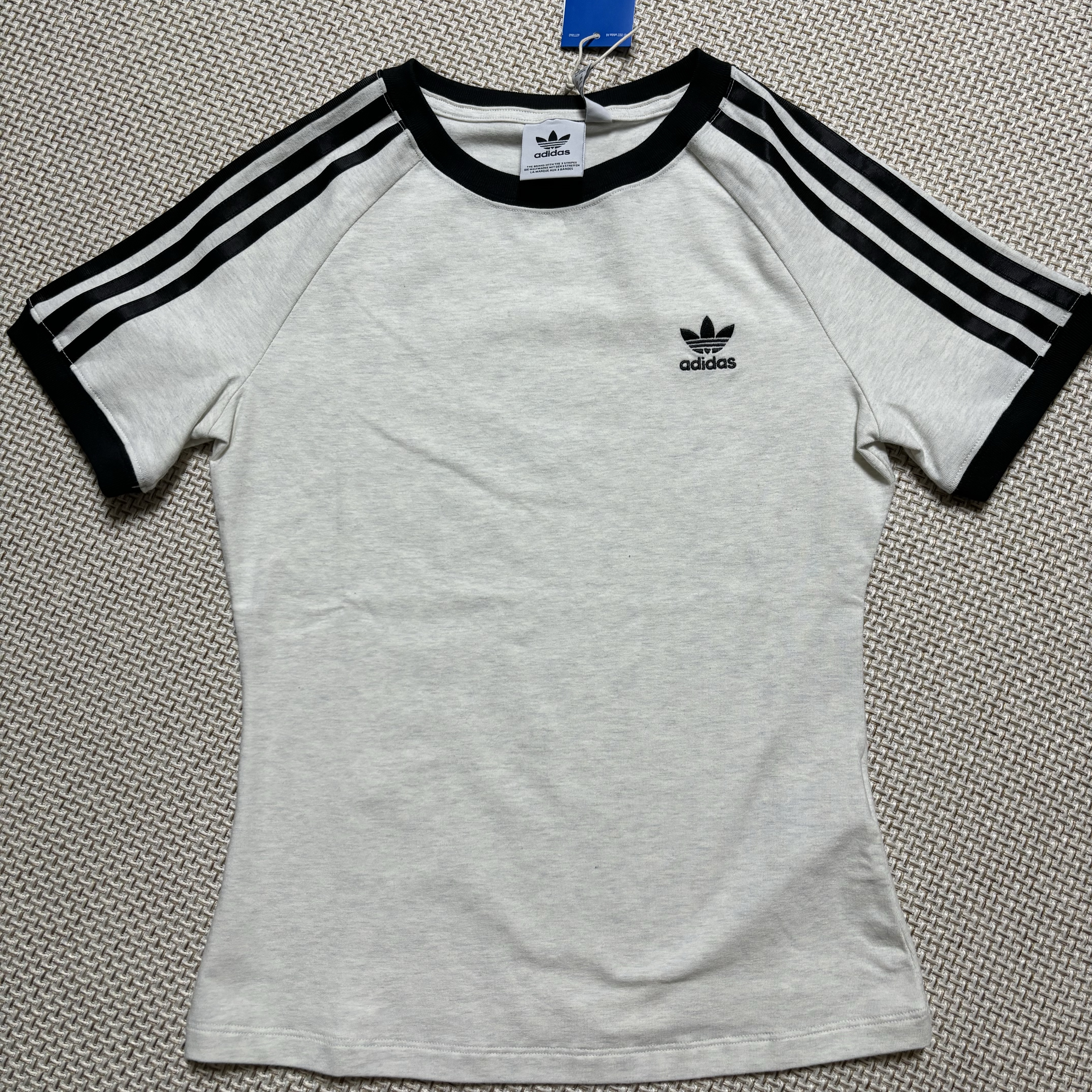 (W) Adidas 3-Stripes Slim Raglan T-Shirt White Melange - KR Sizing 착용 스타일 - 2