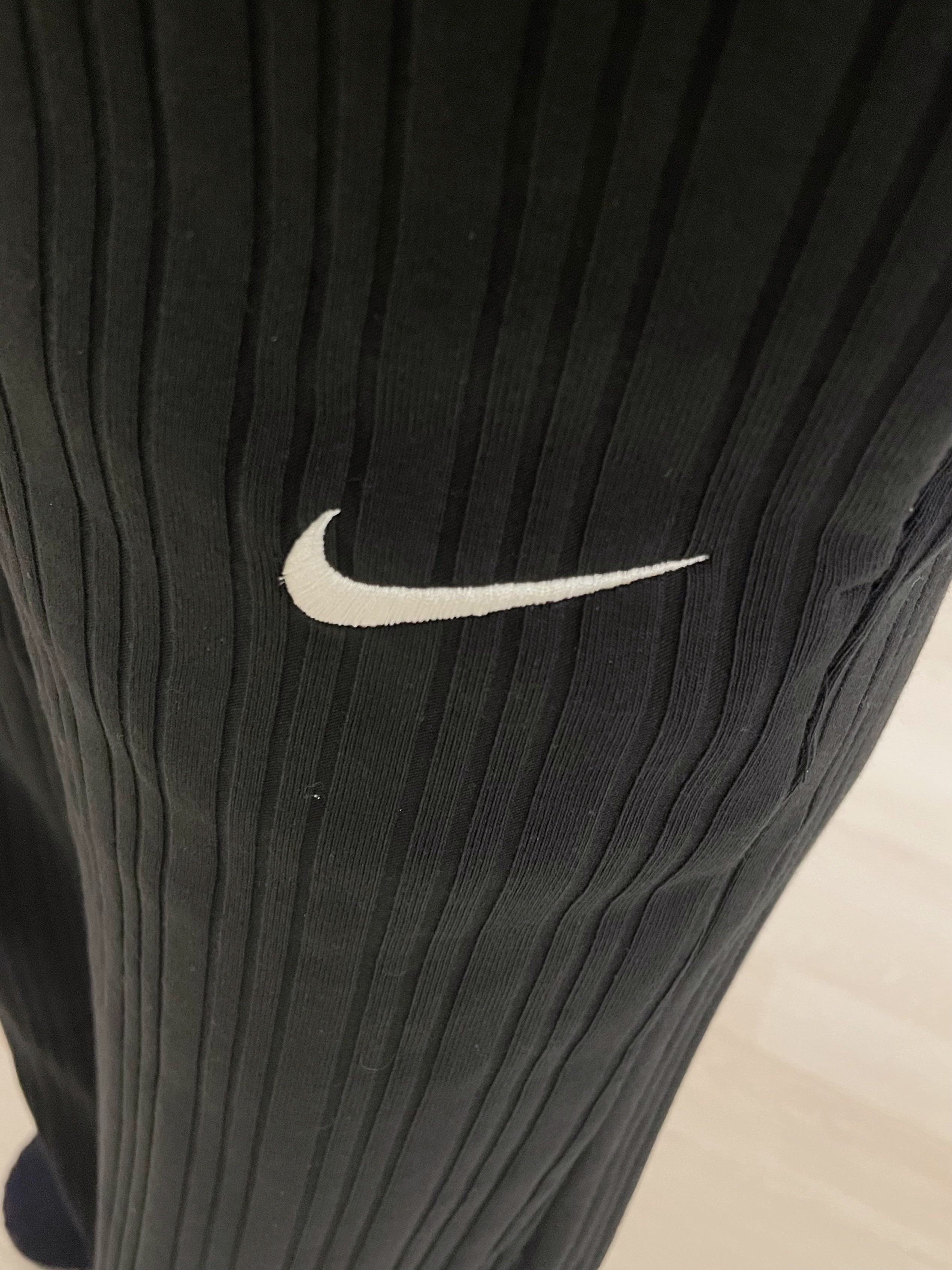 (W) Nike NSW Swoosh Woven Jacket Black - US/EU, Nike Heritage 86 Futura Washed Cap Black White 착용 스타일 - 3
