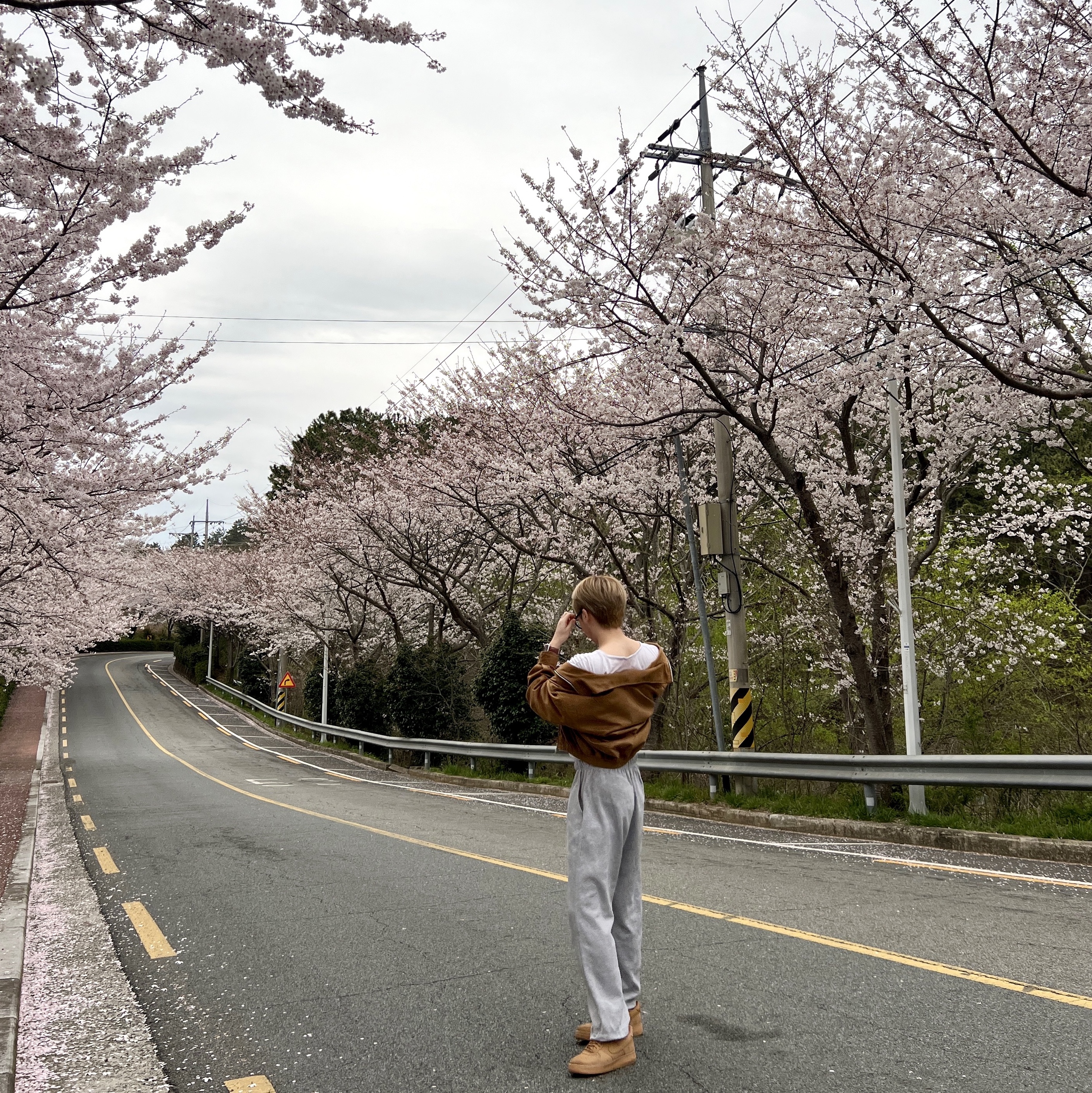 Nike Air Force 1 '07 WB Flax 착용 스타일 - 3