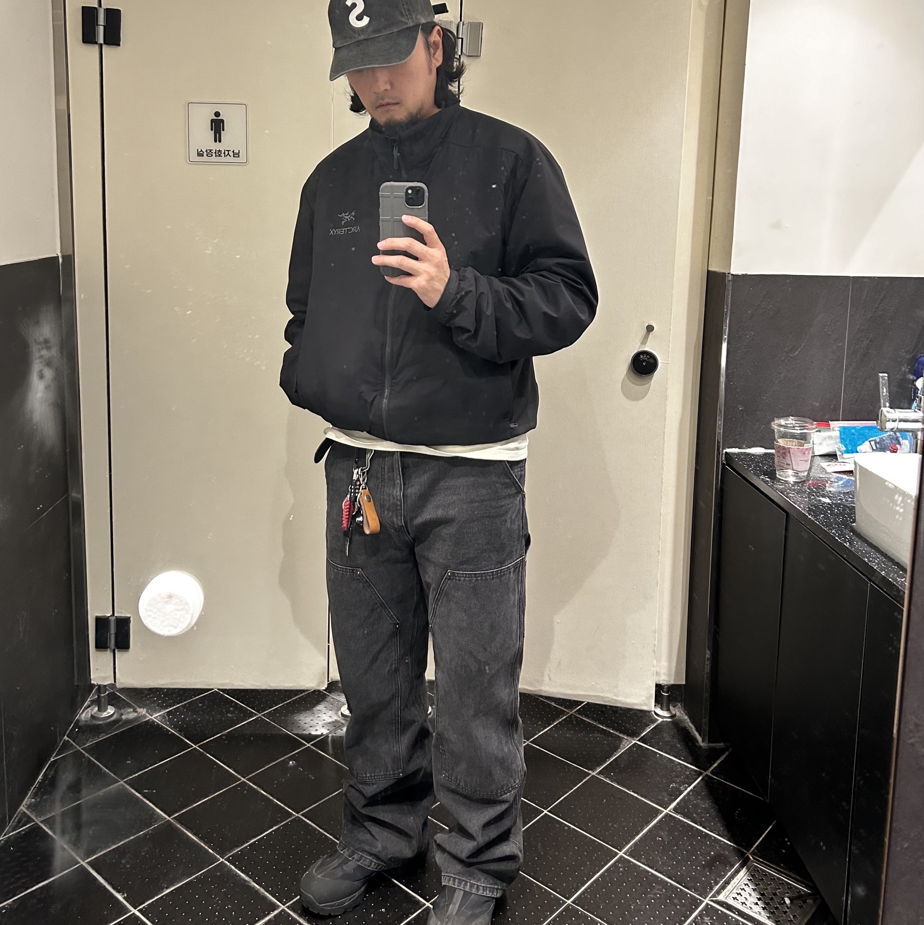 Arc'teryx Atom LT Jacket Black, Roa Hiking Teri Black 착용 스타일 - 1