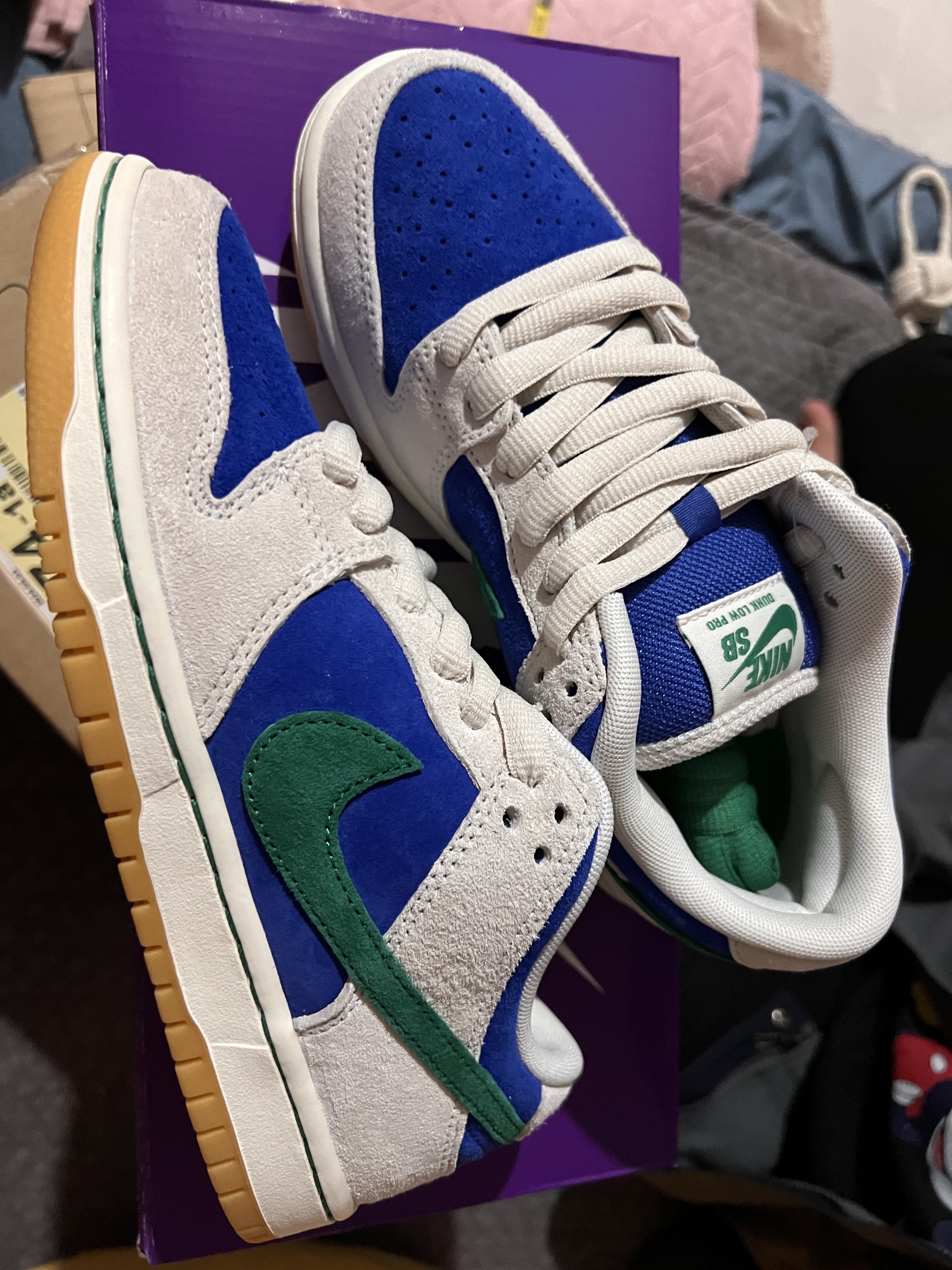 Nike SB Dunk Low Pro Phantom and Hyper Royal 착용 스타일