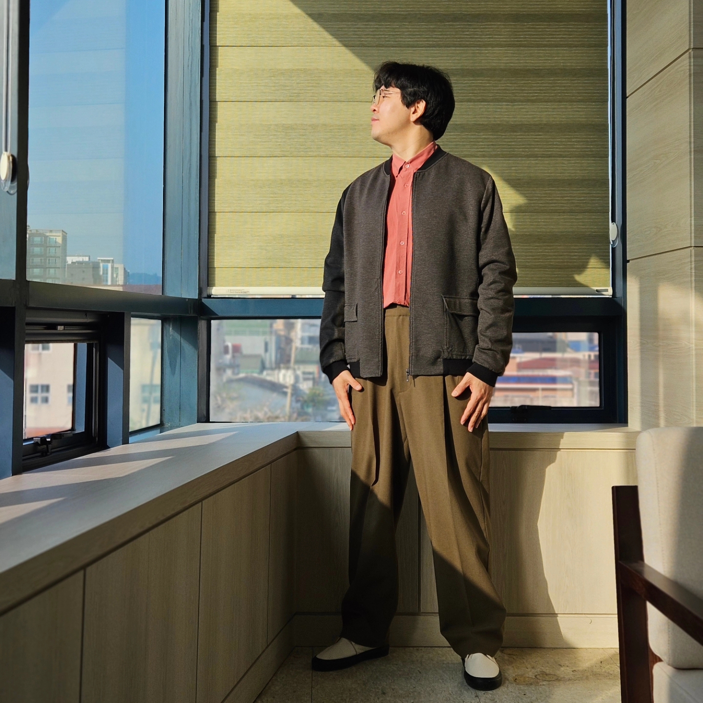 Uniqlo x Marni Wide Fit Pleated Trousers Olive 착용 스타일 - 1