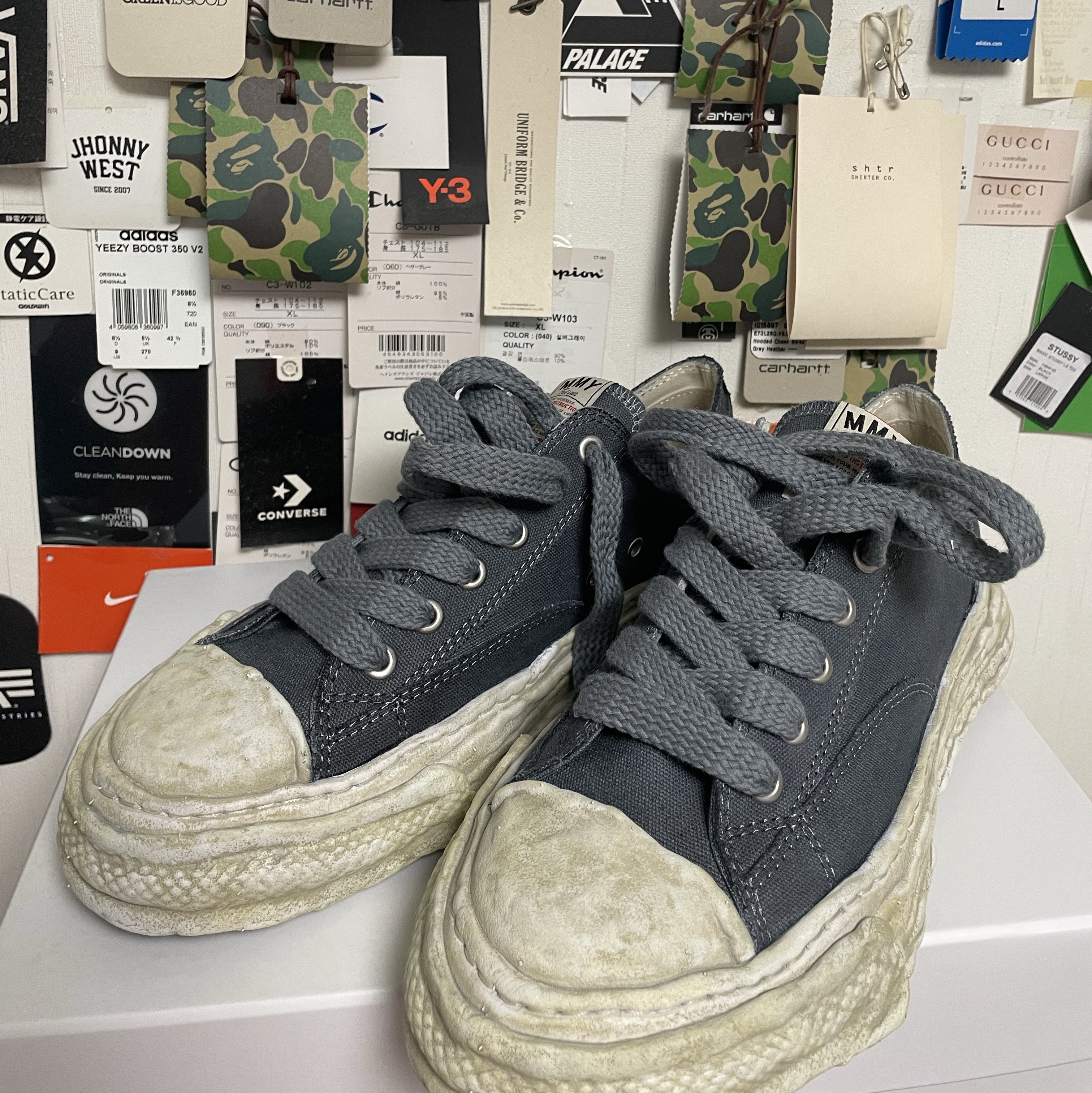 Maison Mihara Yasuhiro Peterson23 OG Sole Over Dyed Canvas Low-top Sneakers Black 착용 스타일