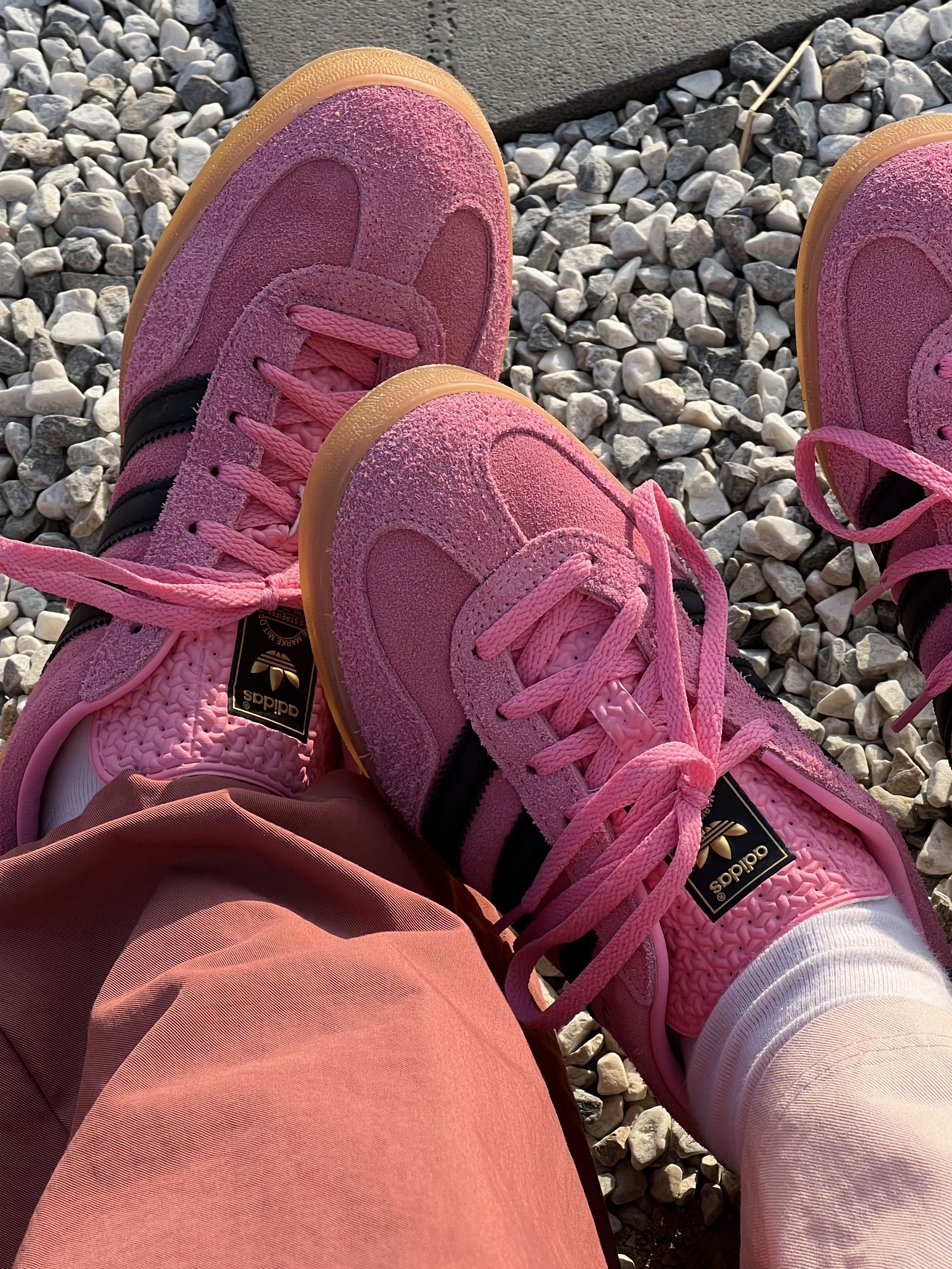 (W) Adidas Gazelle Indoor Bliss Pink 착용 스타일 - 1