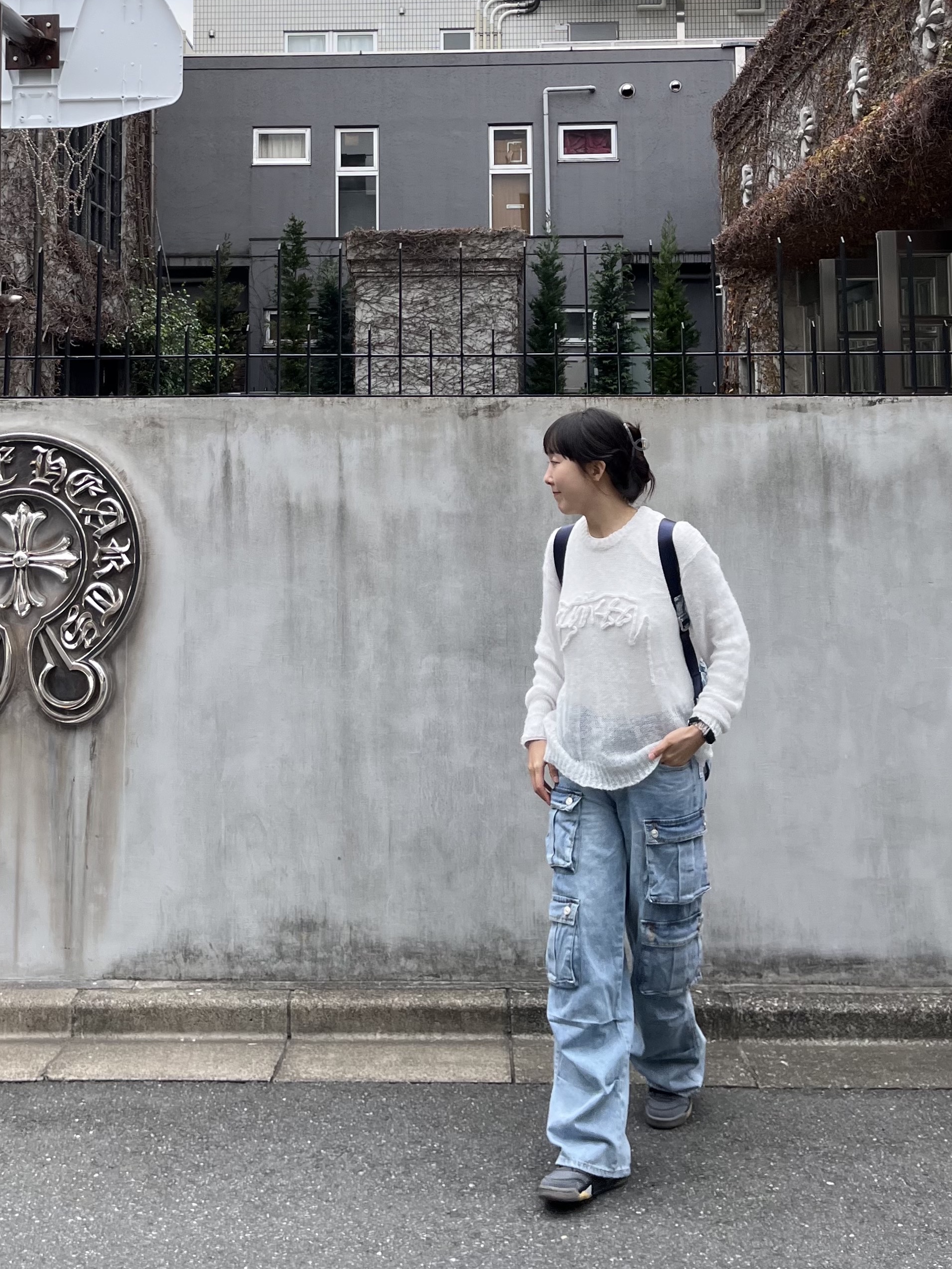 Stussy Loose Knit Logo Sweater Bone, Jordan 5 x Off-White Retro SP Black Muslin 착용 스타일
