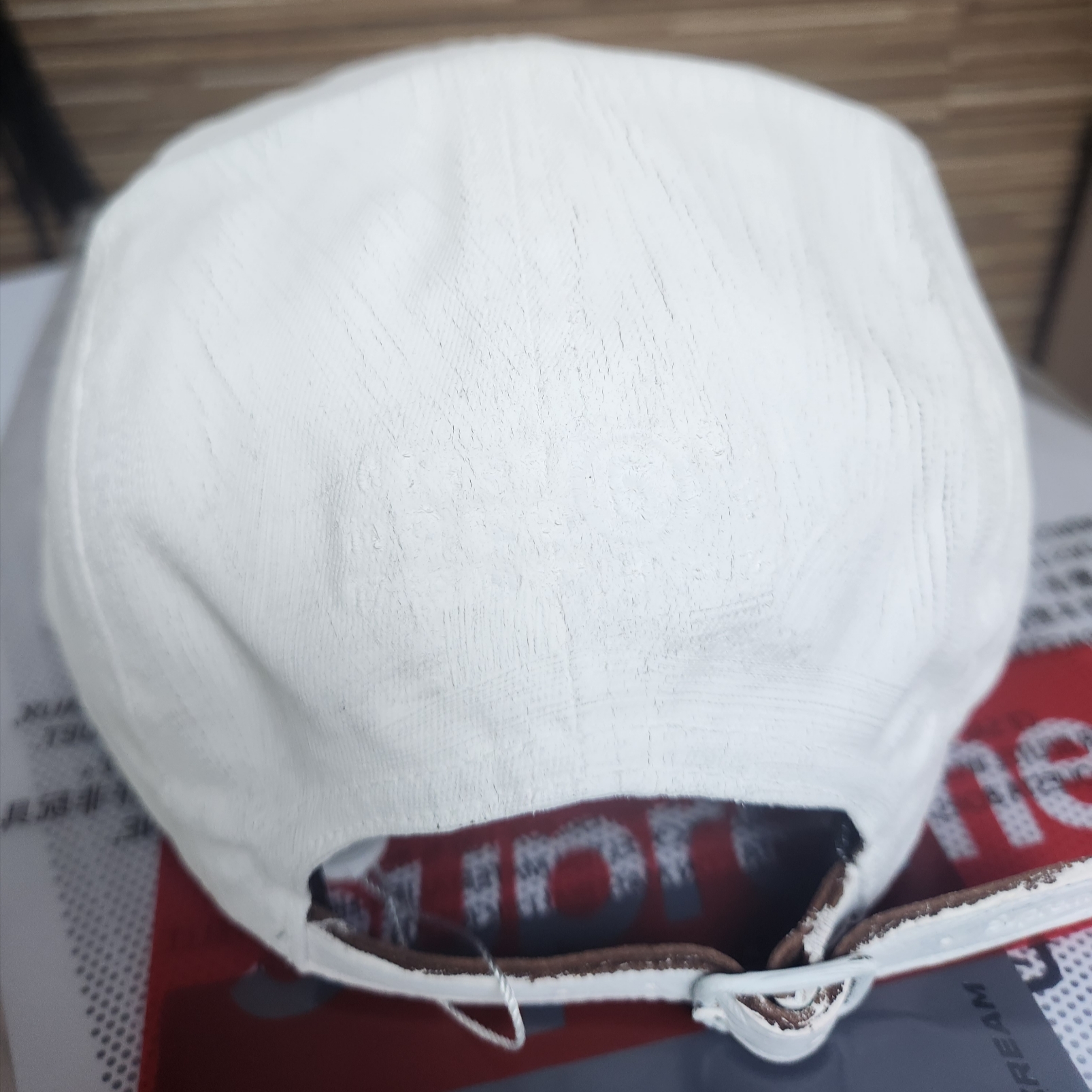 Supreme x MM6 Maison Margiela Box Logo T-Shirt White - 24SS, Supreme x MM6 Maison Margiela Painted Camp Cap White - 24SS 착용 스타일 - 3