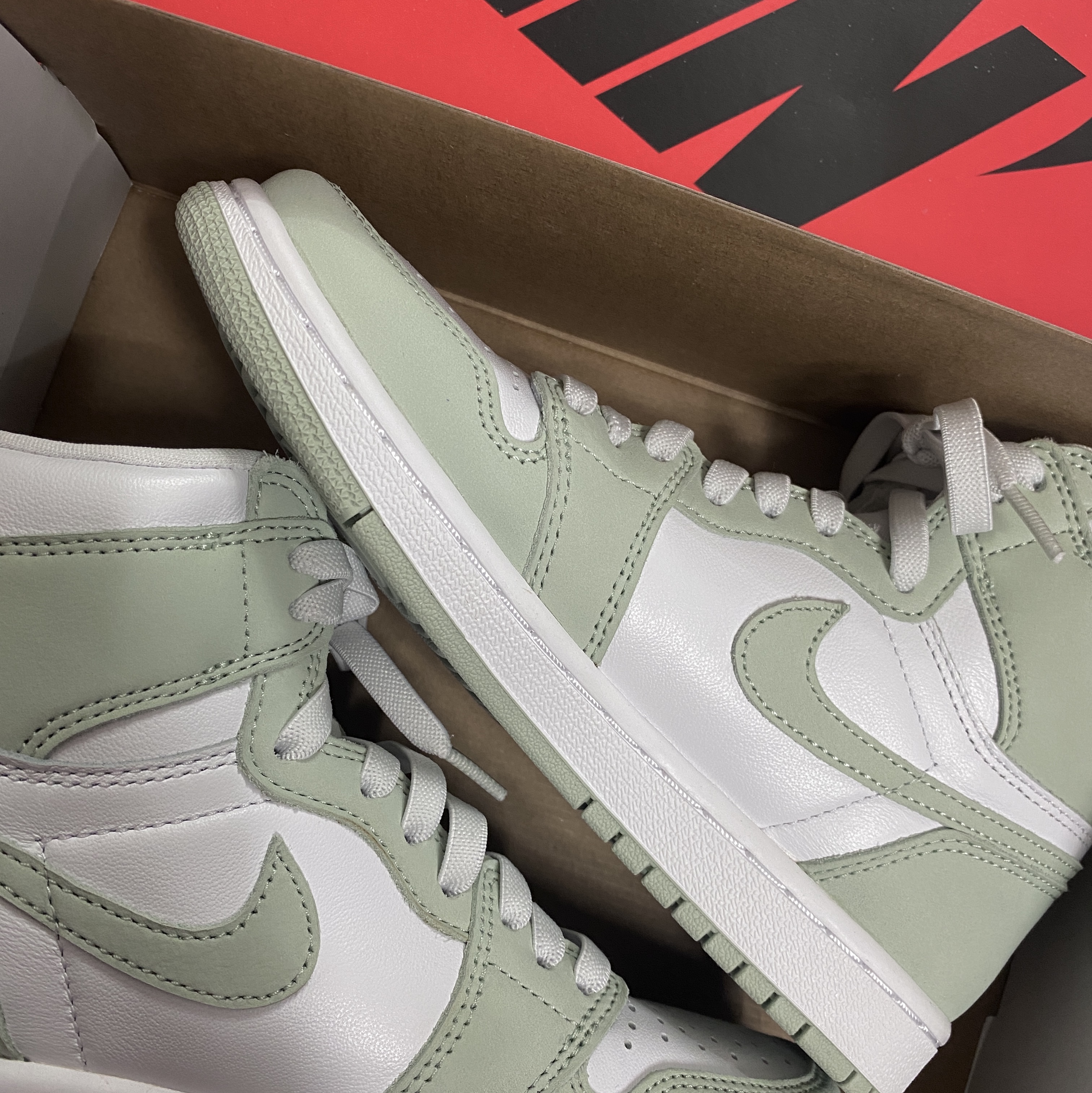 (W) Jordan 1 Retro High OG Seafoam 착용 스타일
