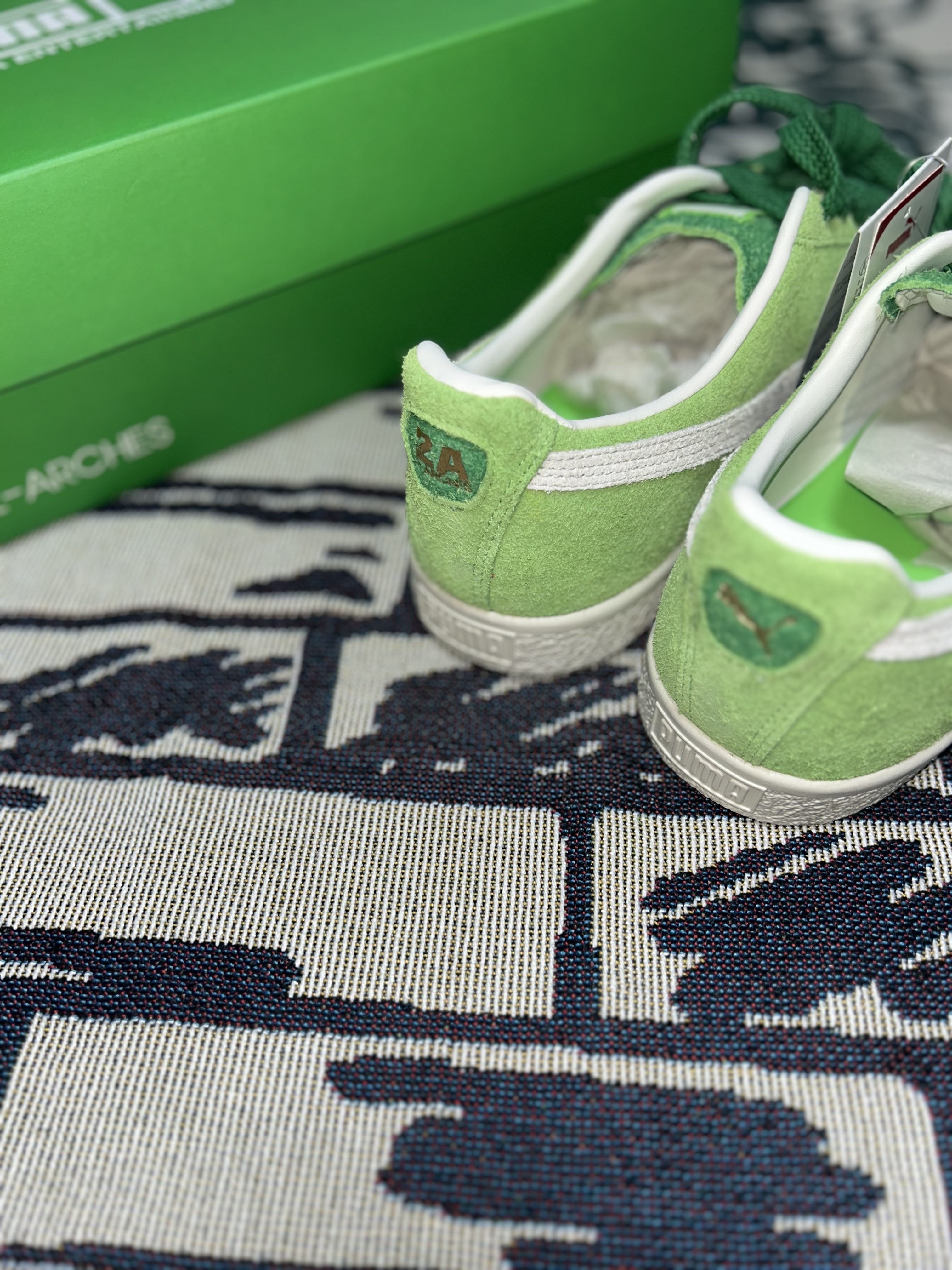 Puma x Balansa Clyde Pitch Green Frosted Ivory 착용 스타일 - 6