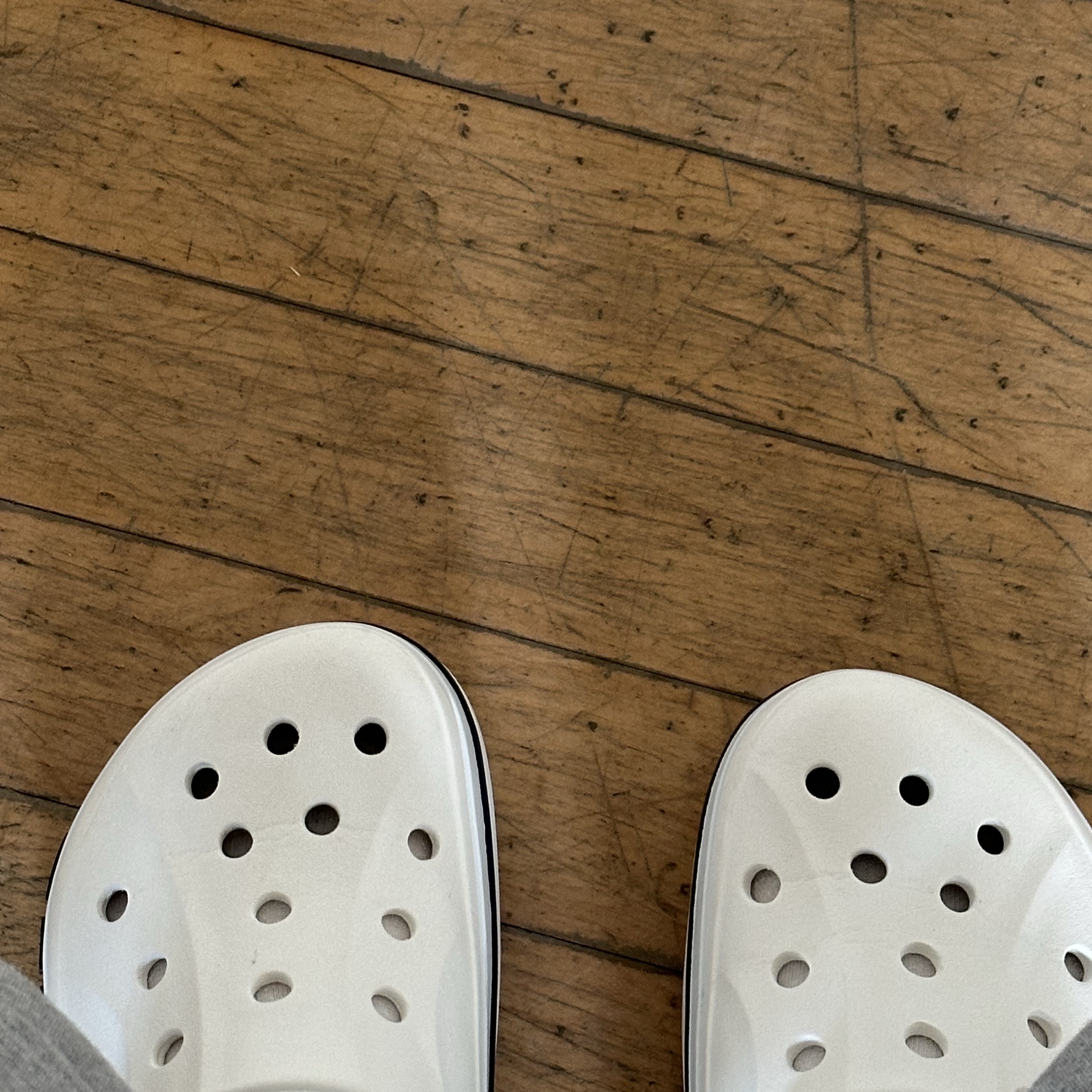 Crocs Bayaband Clog White Navy 착용 스타일