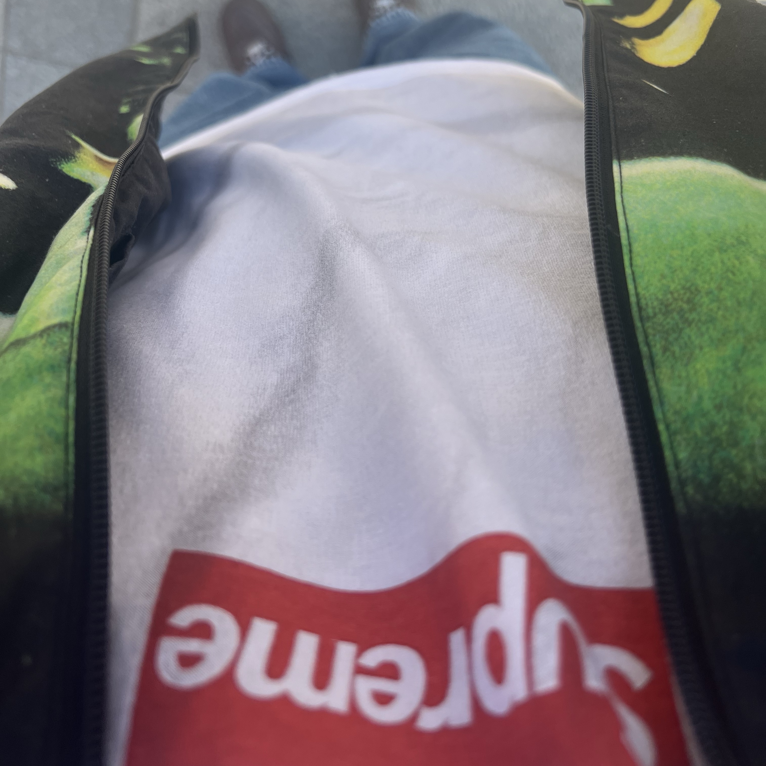 Supreme x MM6 Maison Margiela Box Logo T-Shirt White - 24SS, Supreme High Density Cotton Field Jacket Hell - 23FW 착용 스타일