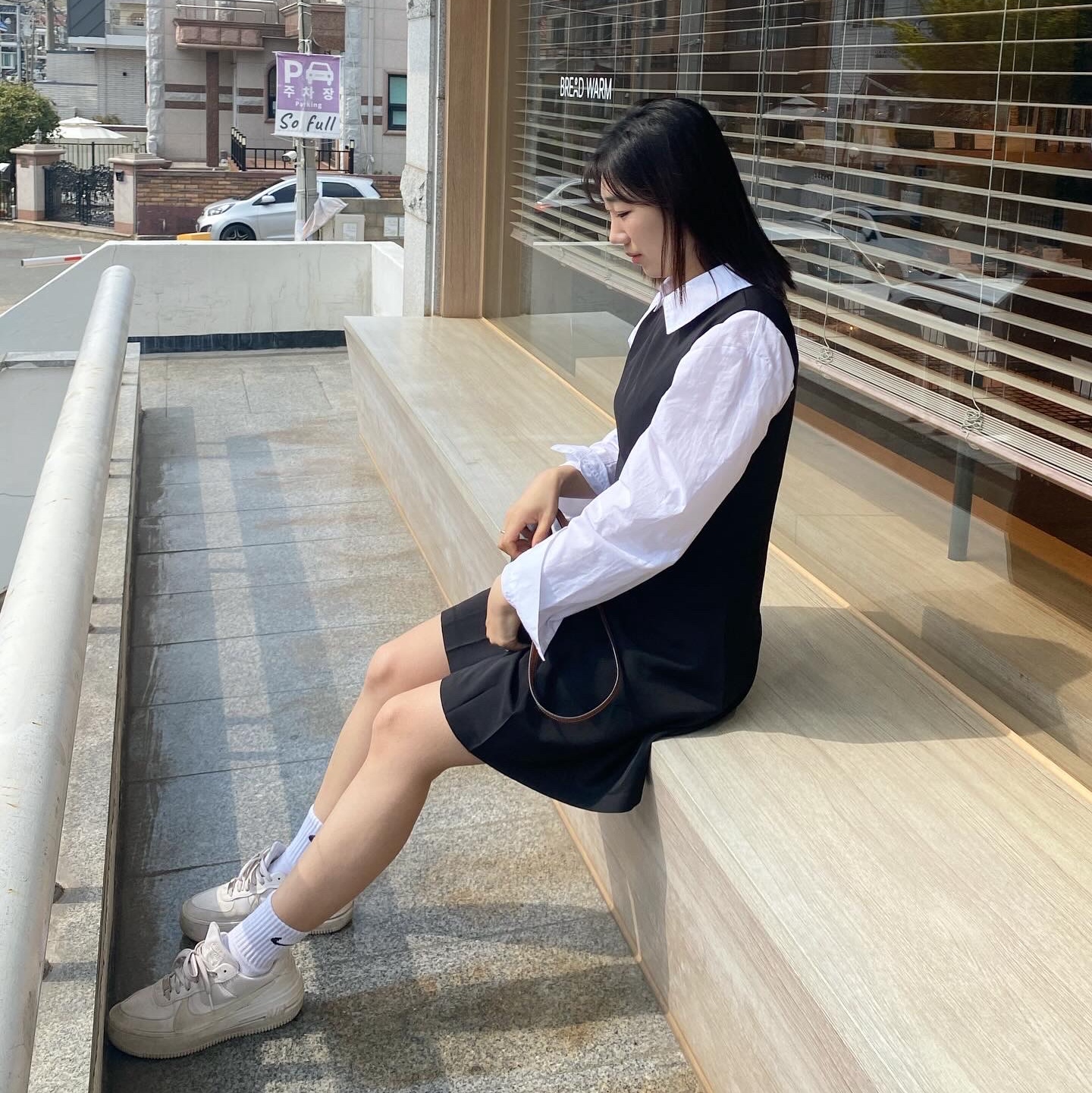 (W) Nike Air Force 1 PLT.AF.ORM Triple White 착용 스타일 - 1
