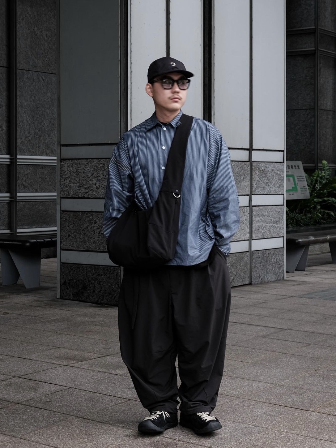 Tightbooth Balloon Pants Black 착용 스타일 - 2