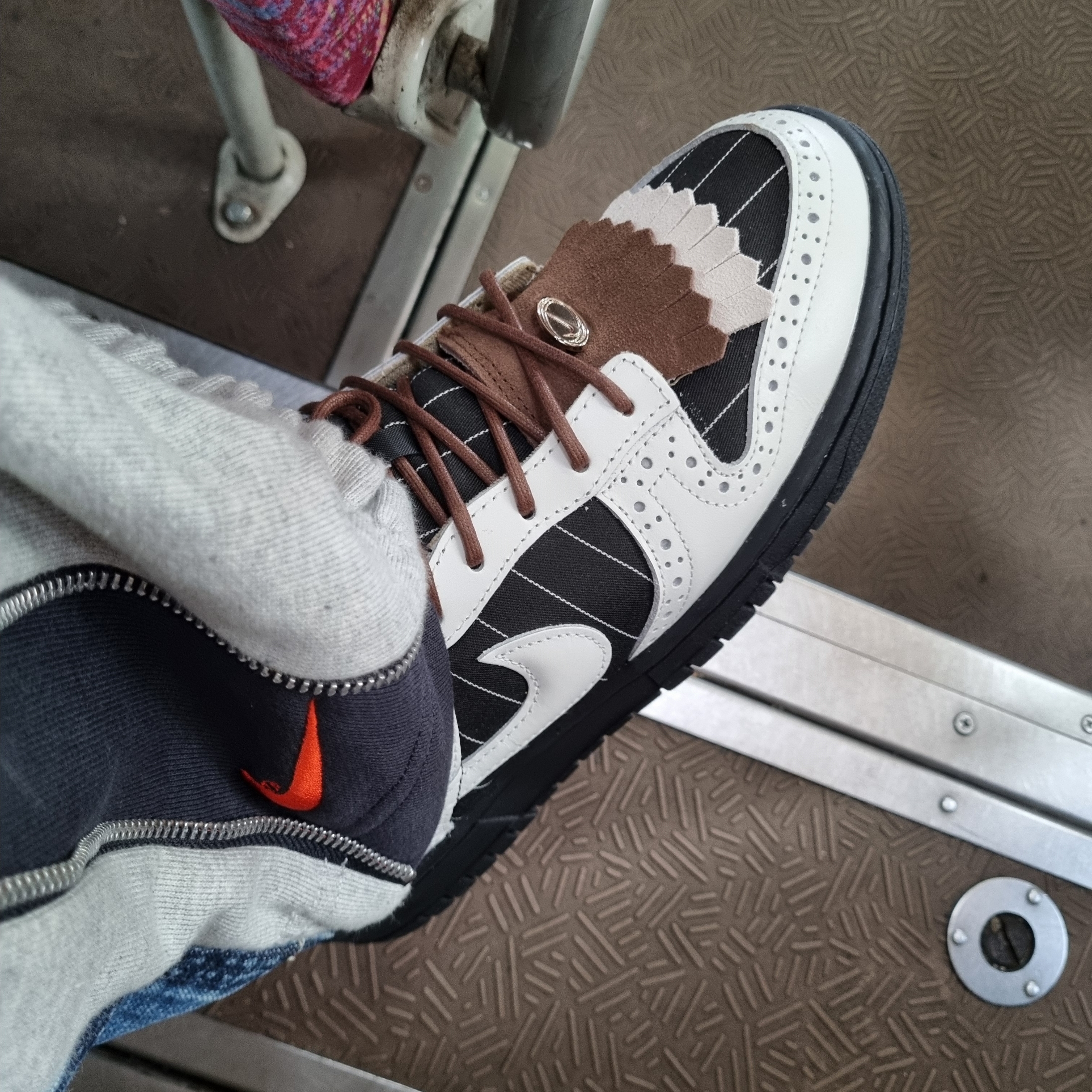 (W) Nike Dunk Low LX Black Summit White 착용 스타일