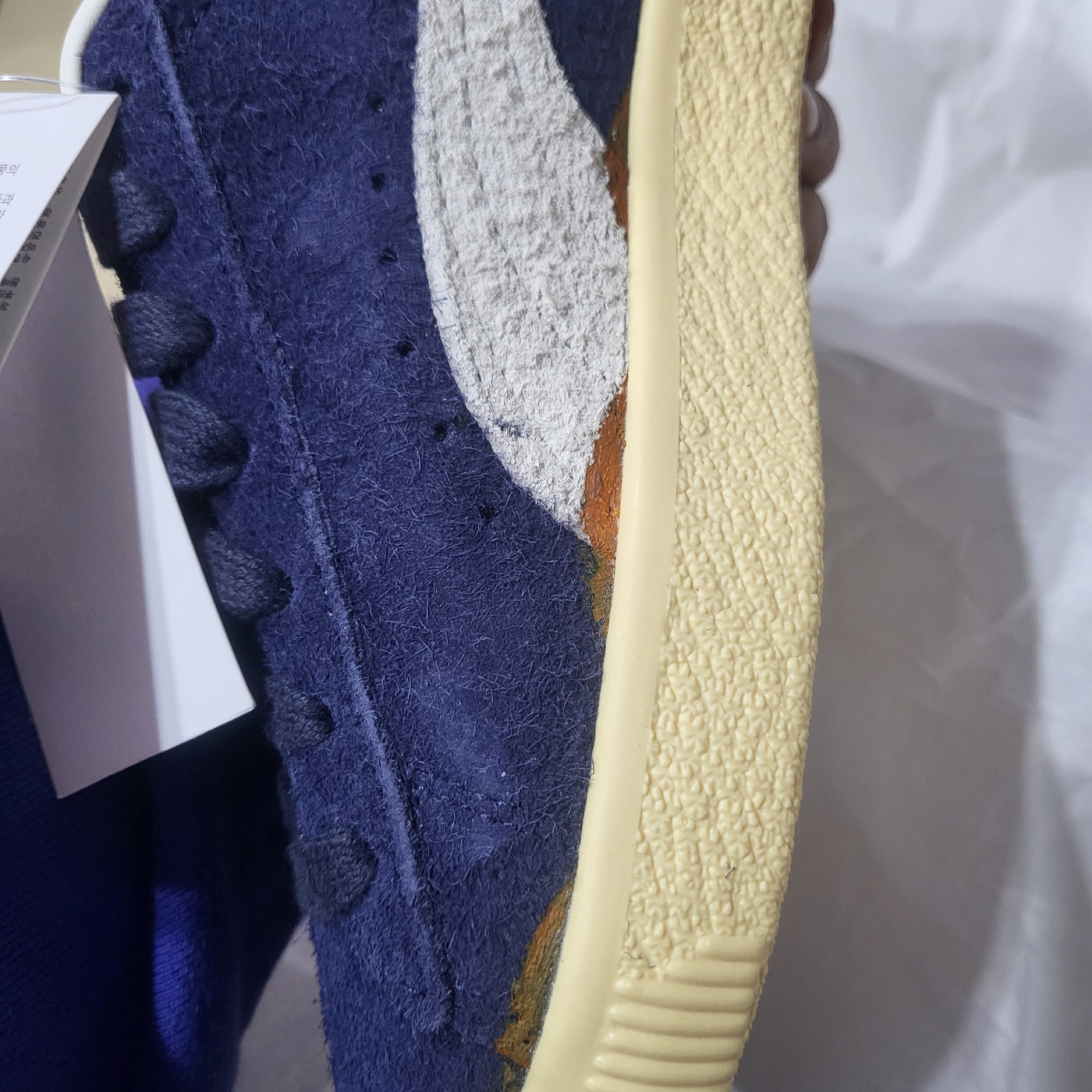 Puma Suede VTG The Neverworn II Navy 착용 스타일 - 4